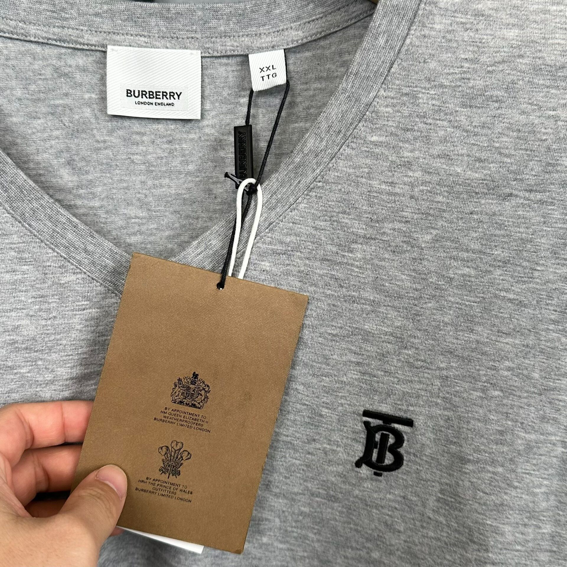 Burberry Burberry TB Logo V-Neck T-Shirt XXL Size US XXL / EU 58 / 5 - 4 Thumbnail