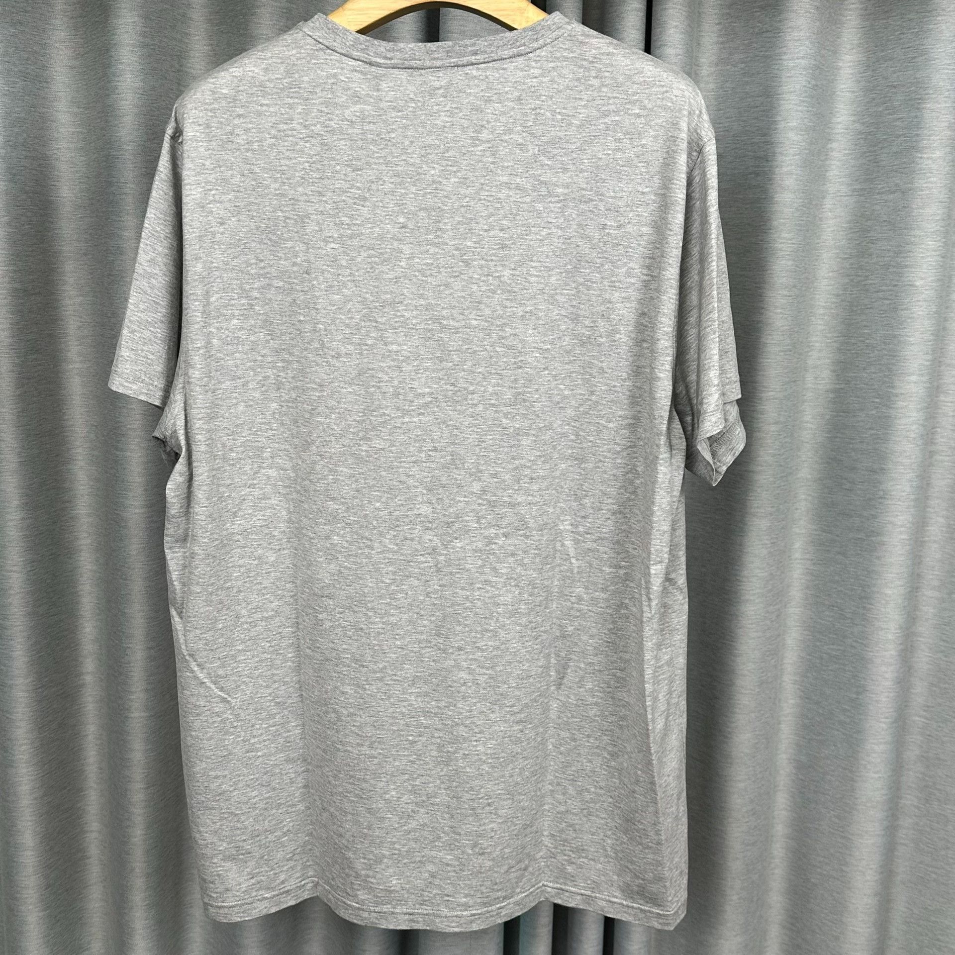 Burberry Burberry TB Logo V-Neck T-Shirt XXL Size US XXL / EU 58 / 5 - 3 Thumbnail