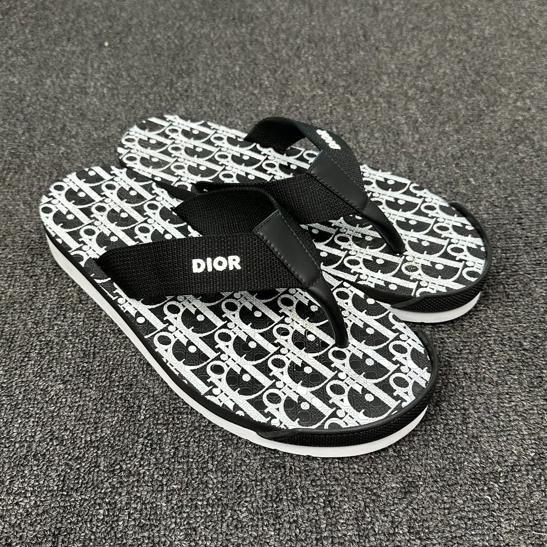 Dior Dior Oblique Print Flip Flops 42 Size US 9 / EU 42 - 2 Thumbnail