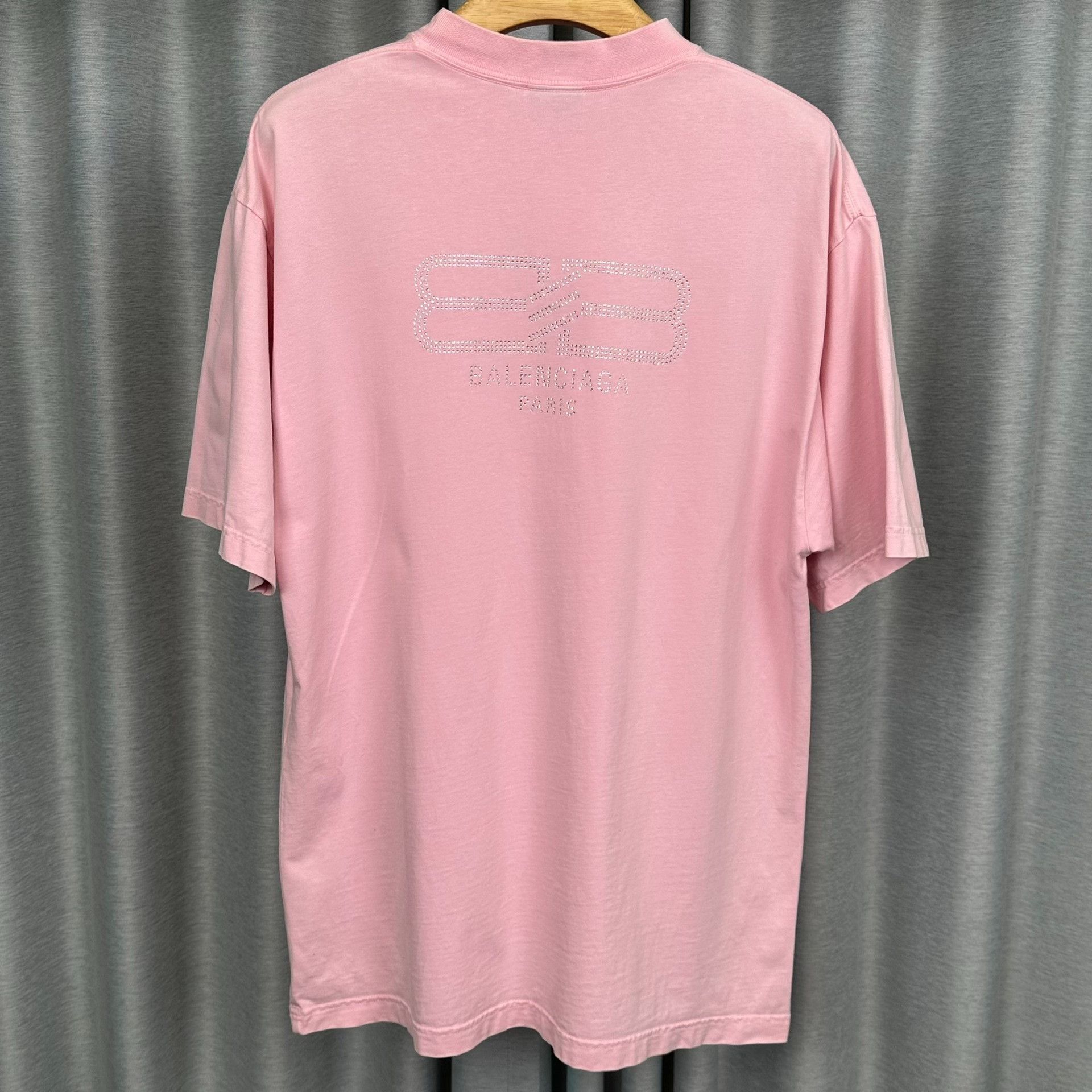 Balenciaga Balenciaga Sequin Logo Pink T-Shirt XS Size US XS / EU 42 / 0 - 3 Thumbnail