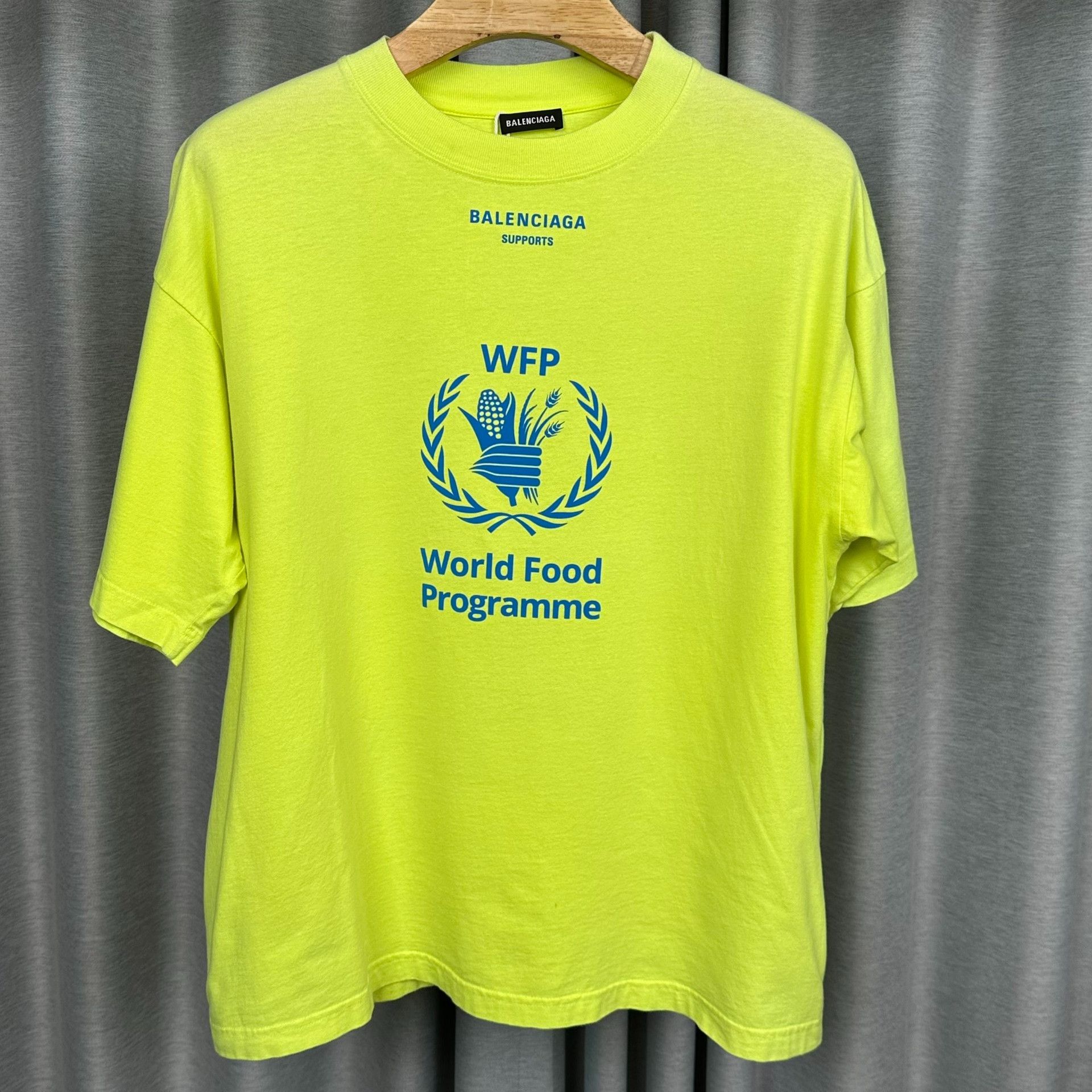 Balenciaga Balenciaga x WFP Neon Yellow T-Shirt Size S Size US S / EU 44-46 / 1 - 2 Thumbnail