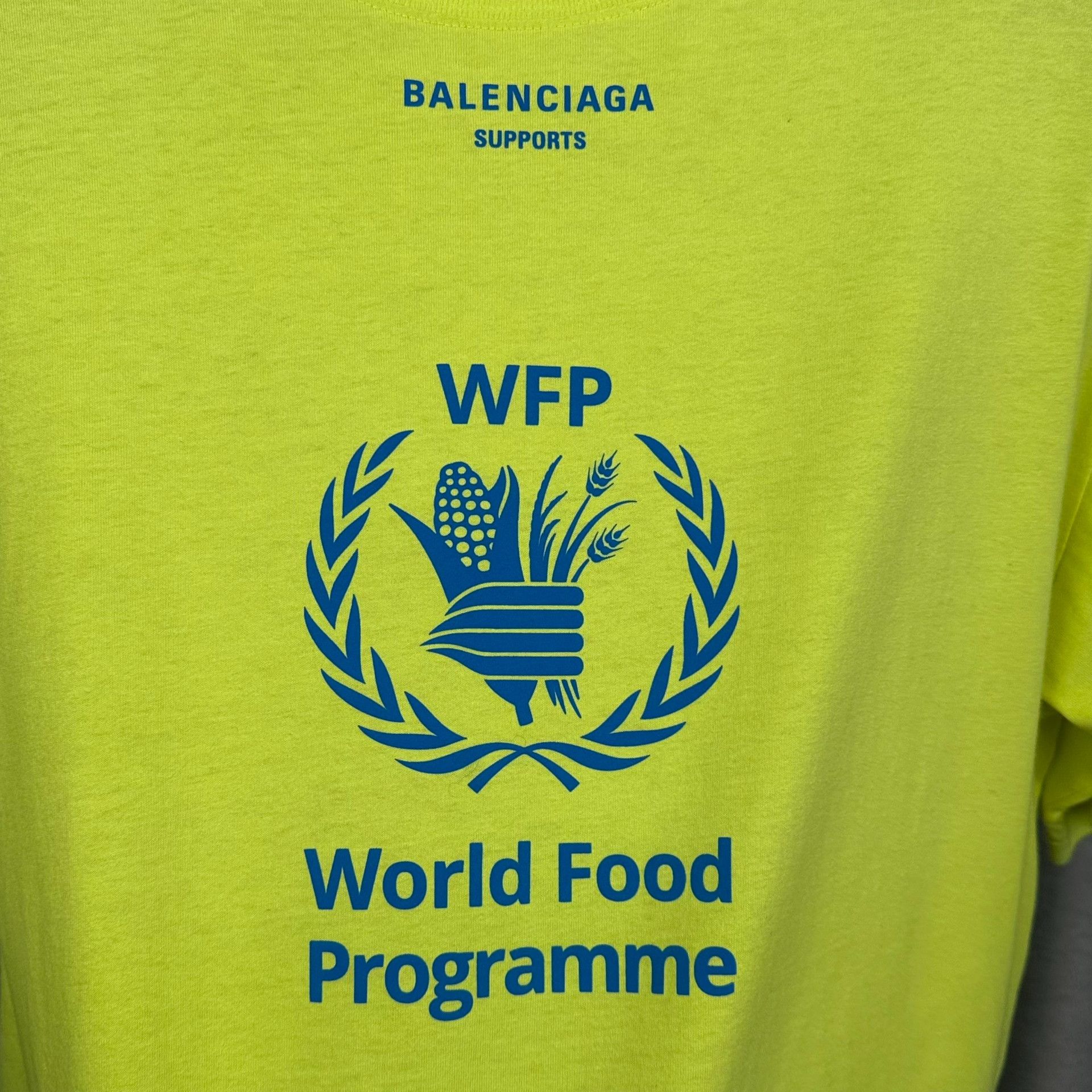 Balenciaga Balenciaga x WFP Neon Yellow T-Shirt Size S Size US S / EU 44-46 / 1 - 4 Thumbnail