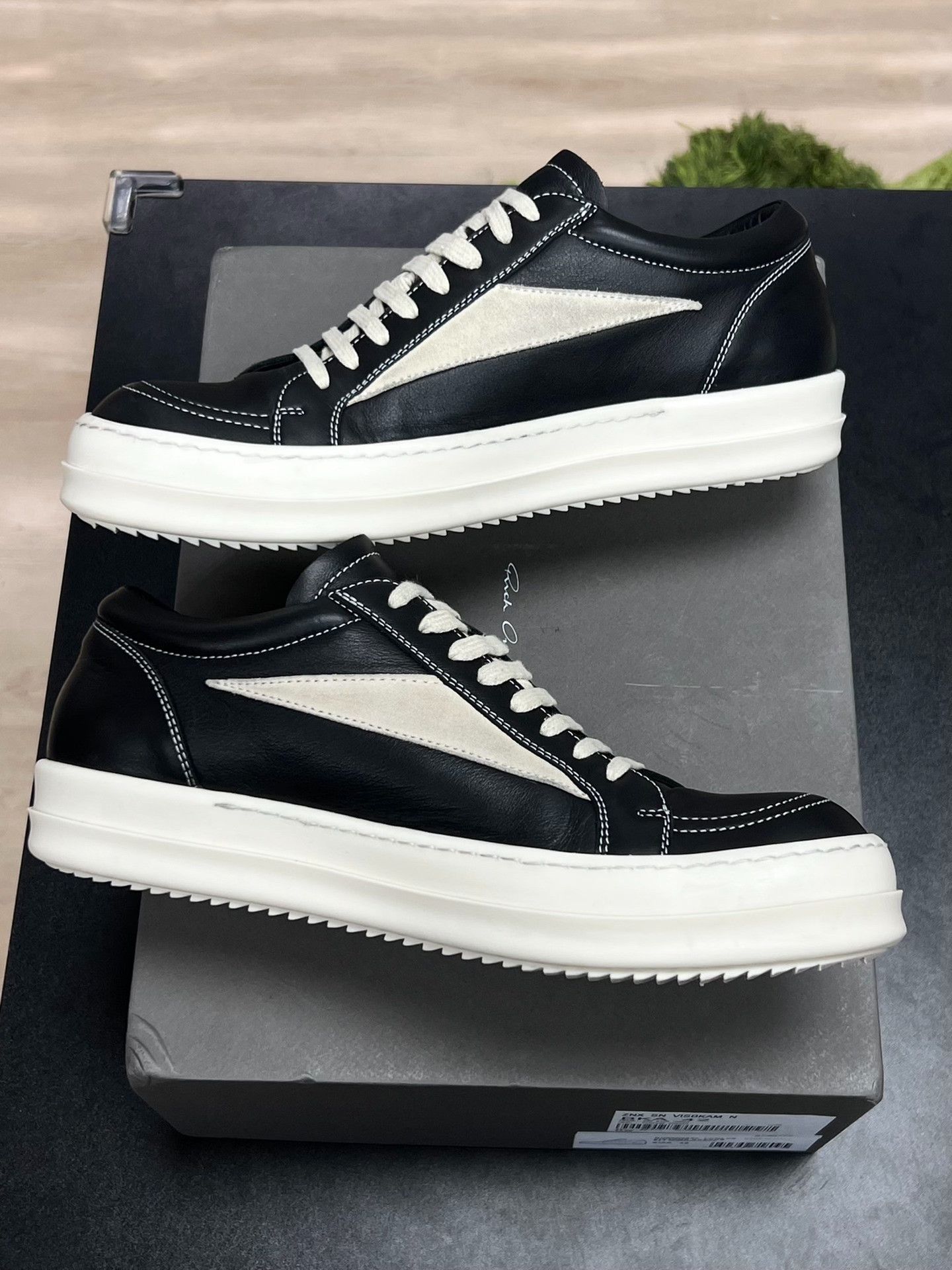 Rick Owens Rick Owens Black Lowtop Sneakers 9 Men Size US 9 / EU 42 - 6 Thumbnail