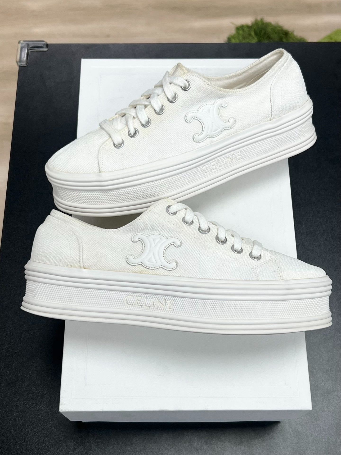 Celine Celine White Lowtop Sneakers us_6 Women Size US 6 / IT 36 - 4 Thumbnail