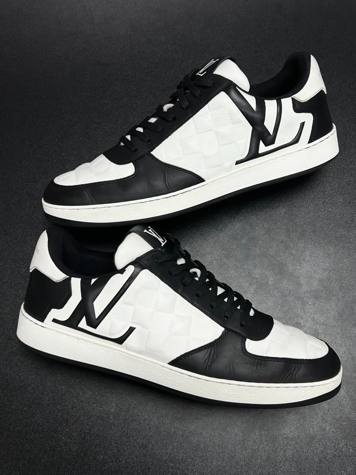 Louis Vuitton Louis Vuitton Black Lowtop Sneakers 10 Men Size US 10 / EU 43 - 4 Thumbnail