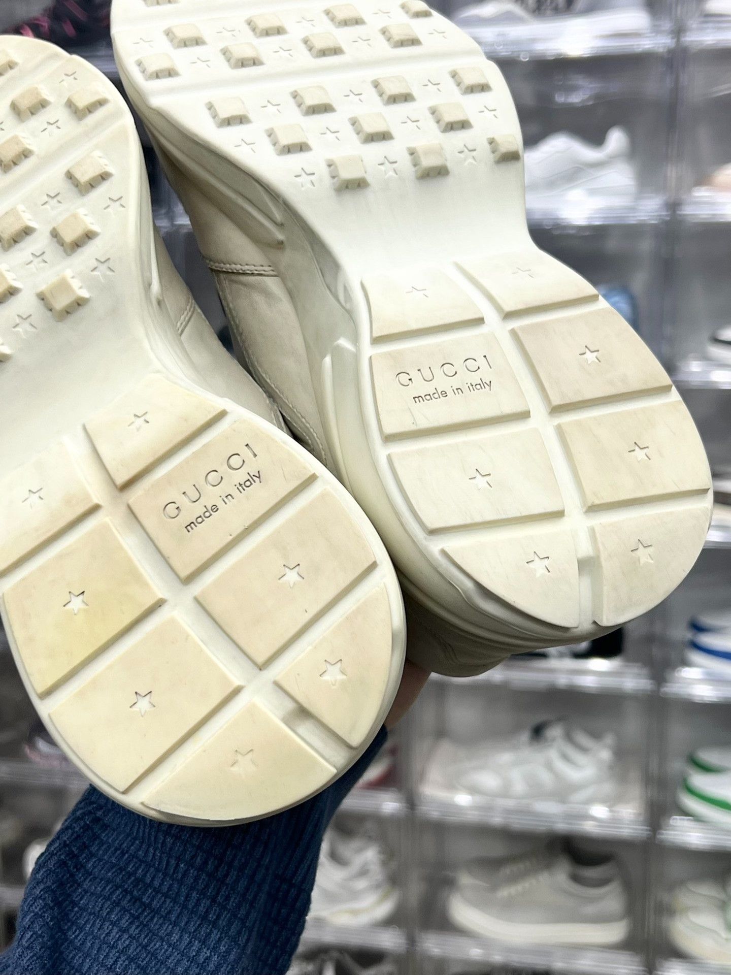 Gucci Gucci Distressed White Lowtop Sneakers 9 Men Size US 9 / EU 42 - 9 Thumbnail