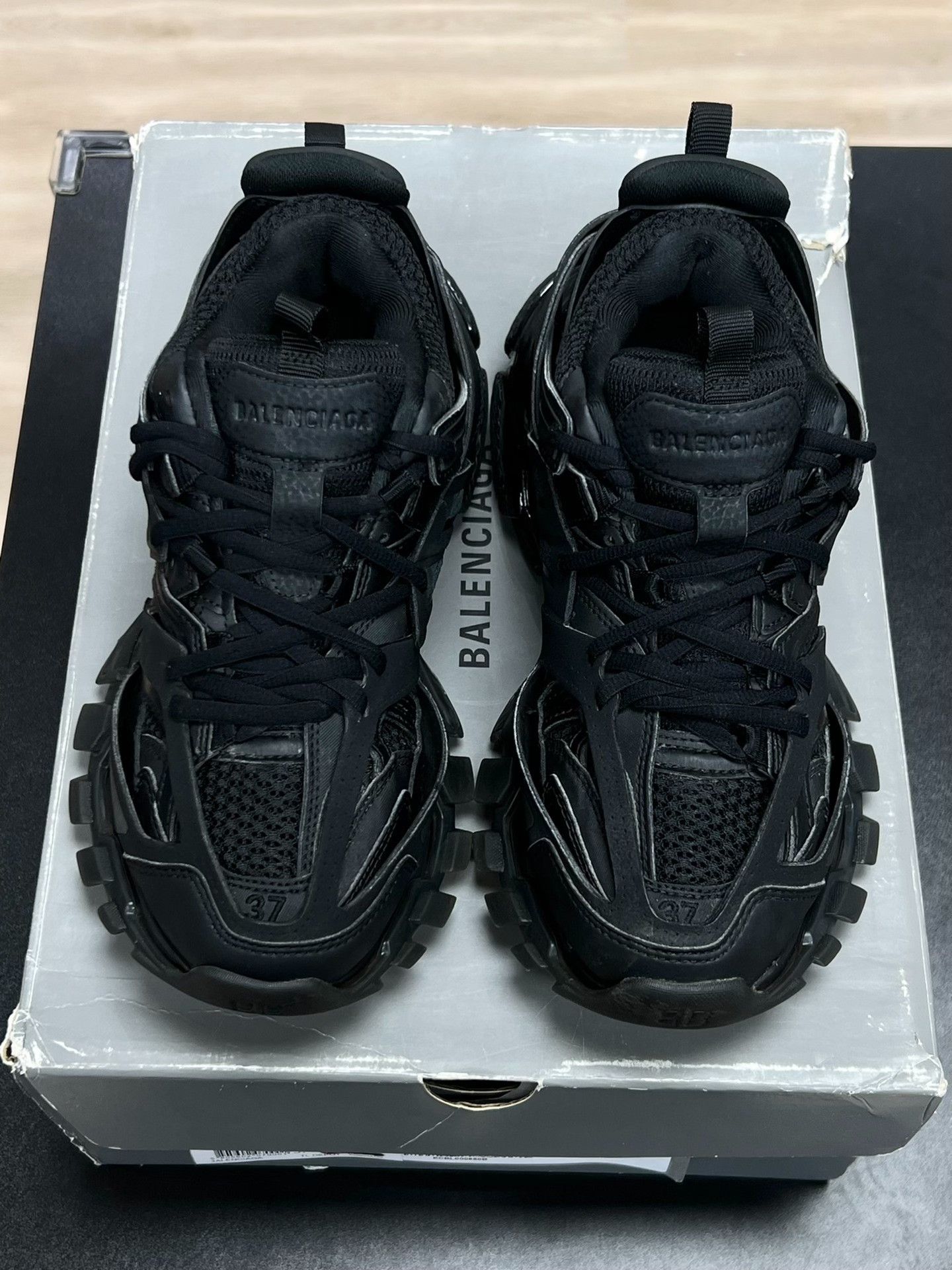Balenciaga Balenciaga Black Lowtop Sneakers us_7 Women Size US 7 / IT 37 - 3 Thumbnail