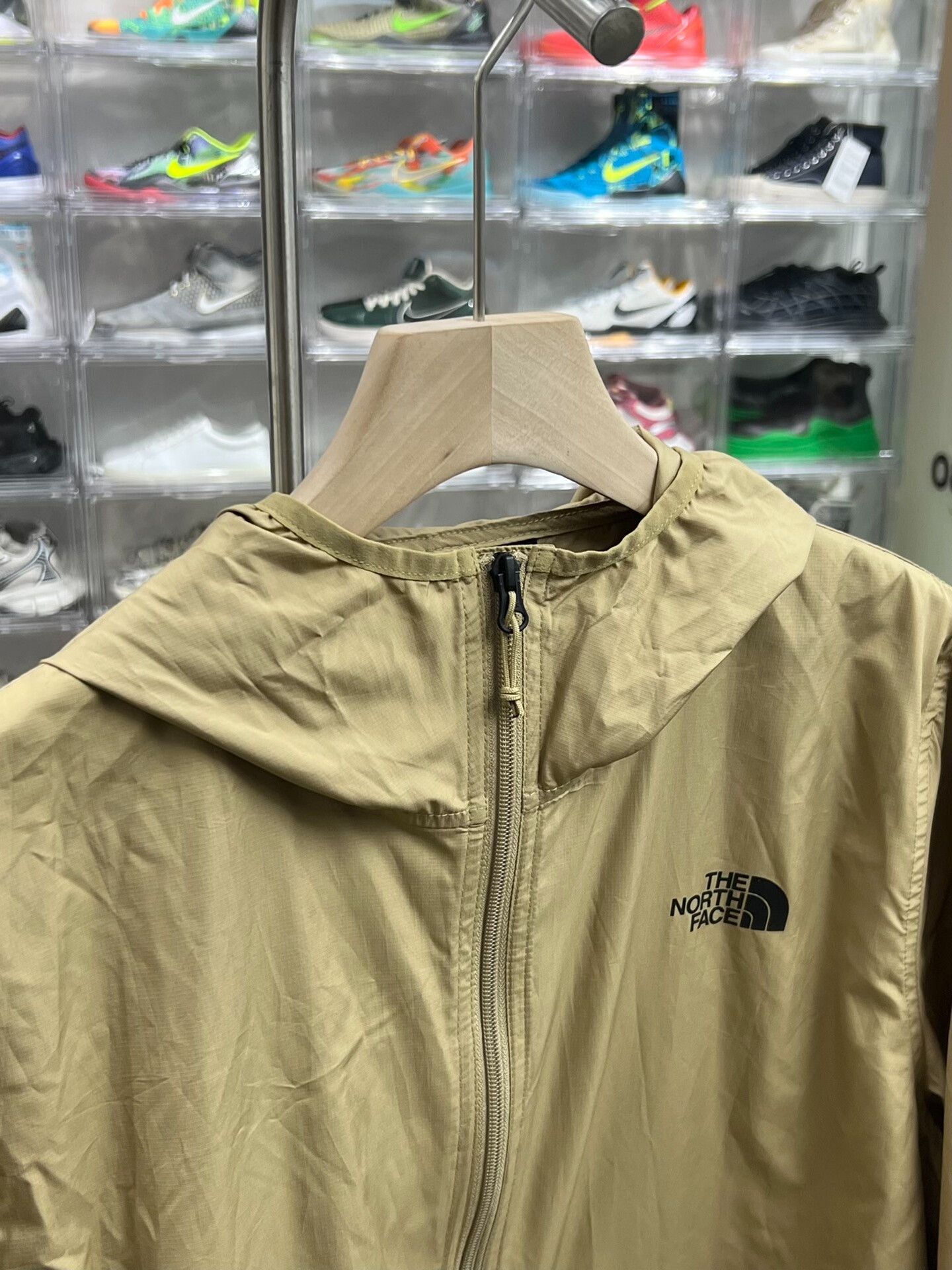The North Face The North Face Brown Light Jacket xxl Men Size US XXL / EU 58 / 5 - 2 Thumbnail