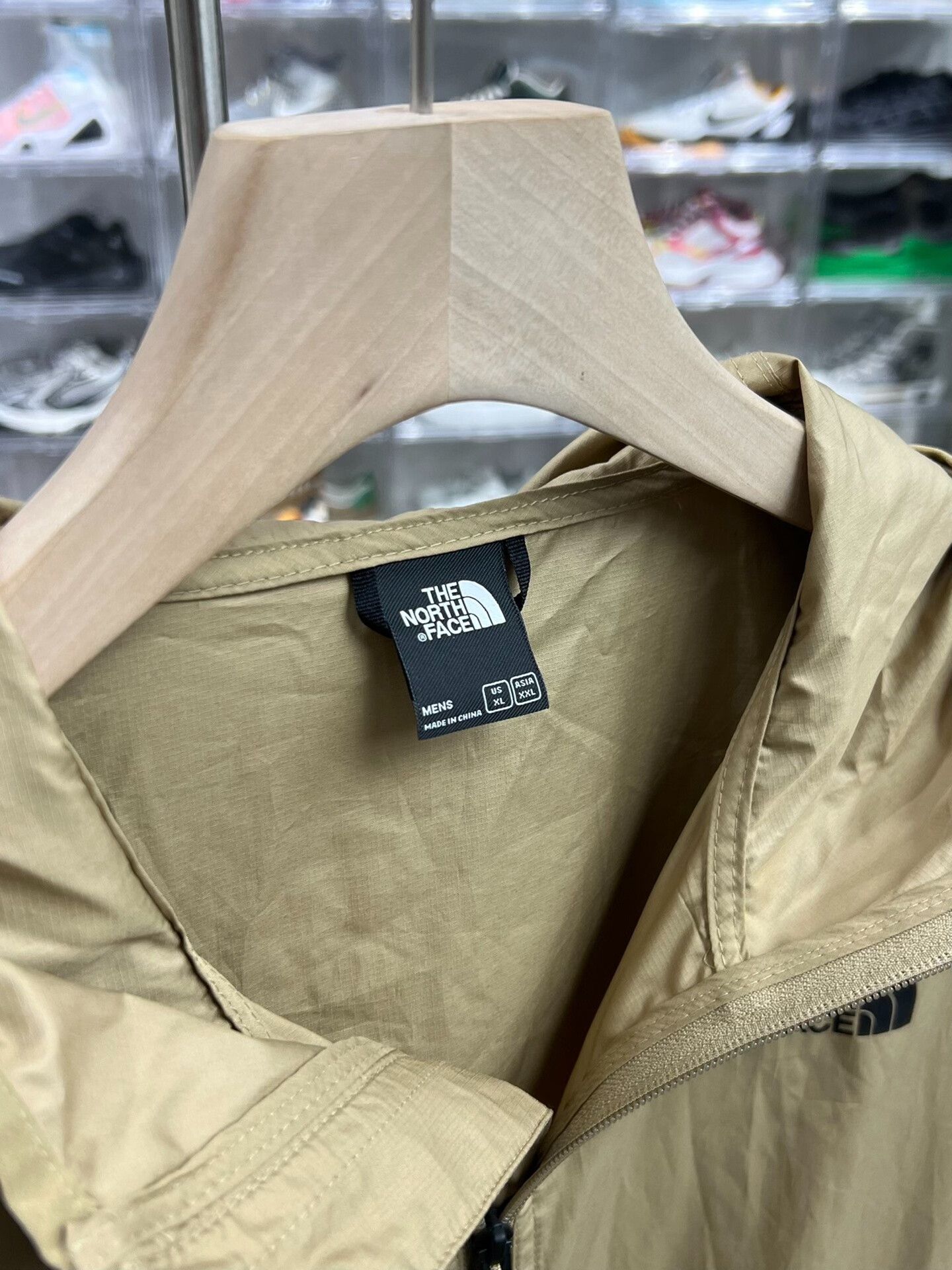 The North Face The North Face Brown Light Jacket xxl Men Size US XXL / EU 58 / 5 - 5 Thumbnail