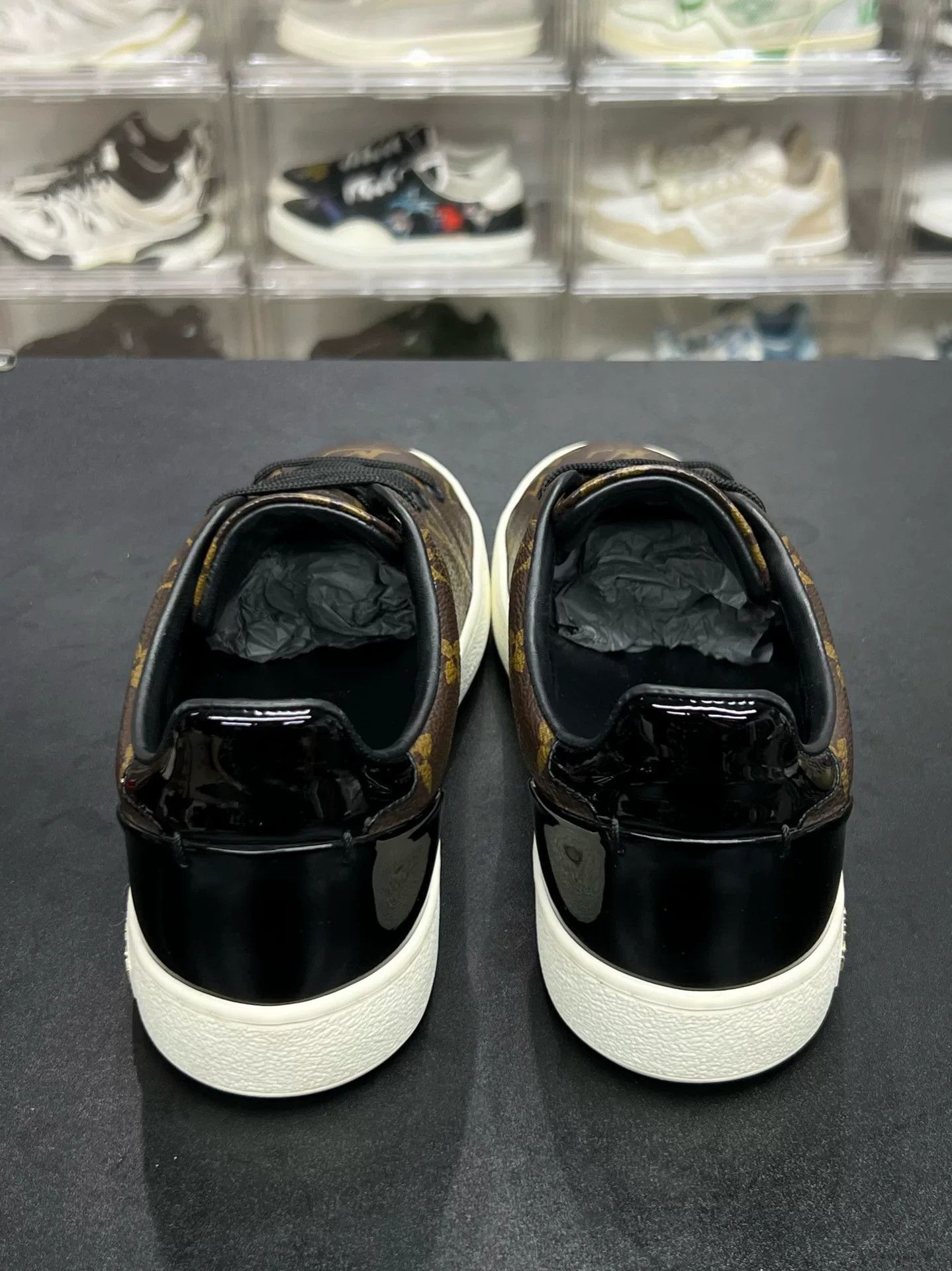 Louis Vuitton Louis Vuitton Retro Lowtop Sneakers us_7 Women Size US 7 / IT 37 - 7 Thumbnail