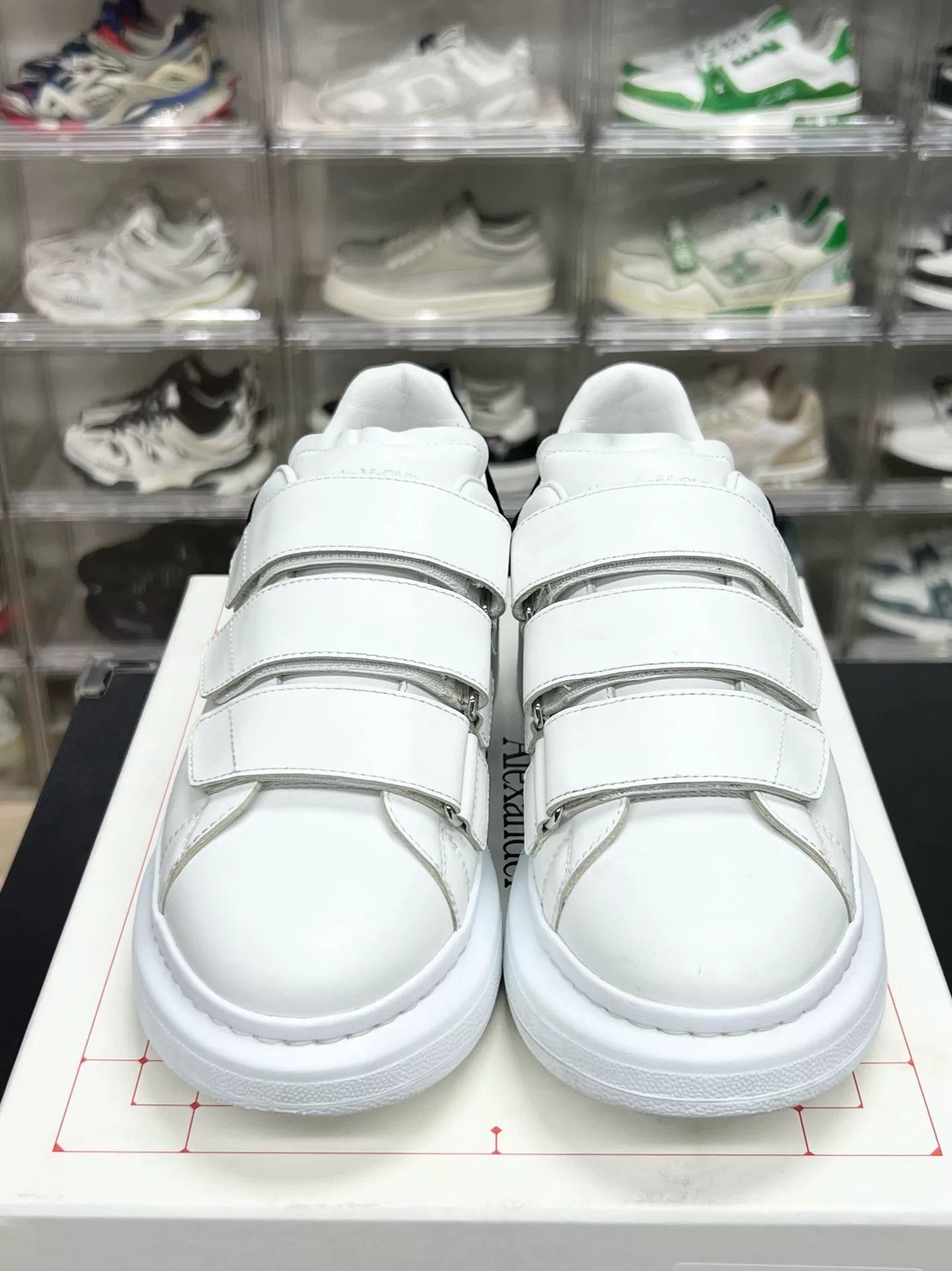 Alexander McQueen Alexander McQueen Black Lowtop Sneakers us_8-5 Women Size US 8.5 / IT 38.5 - 2 Thumbnail