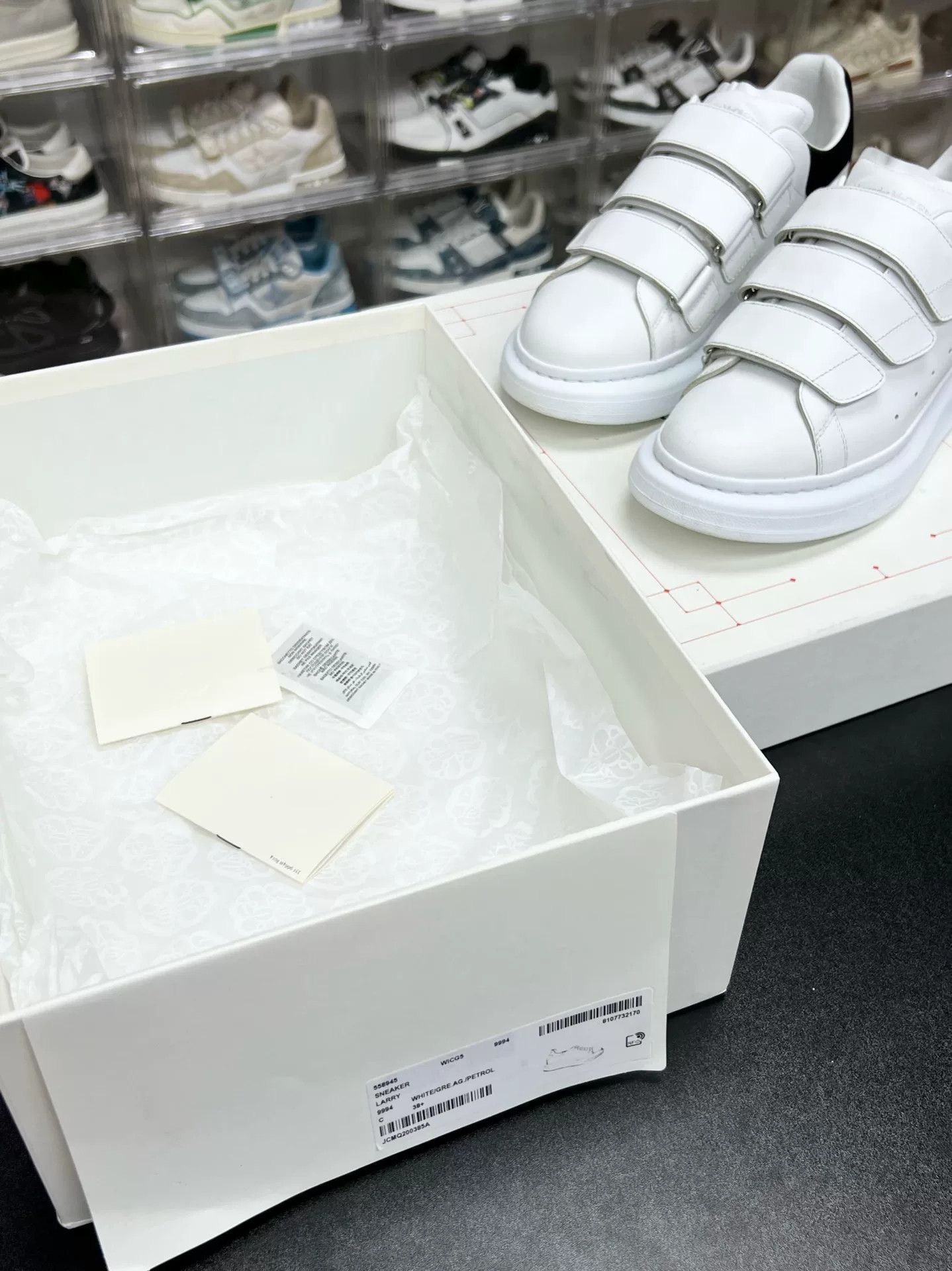 Alexander McQueen Alexander McQueen Black Lowtop Sneakers us_8-5 Women Size US 8.5 / IT 38.5 - 9 Thumbnail