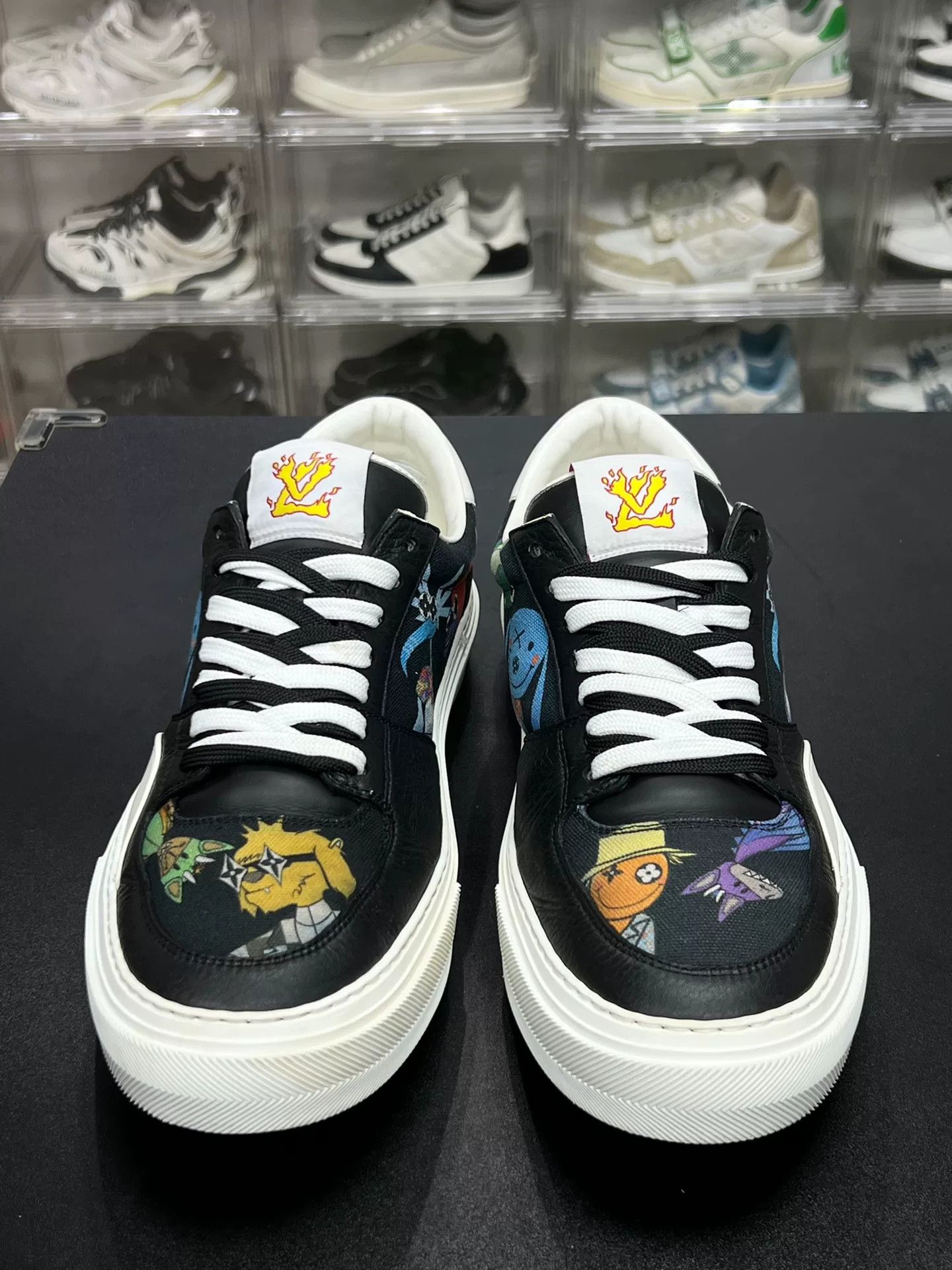 Louis Vuitton Louis Vuitton Printed Black Lowtop Sneakers 10 Men Size US 10 / EU 43 - 2 Thumbnail