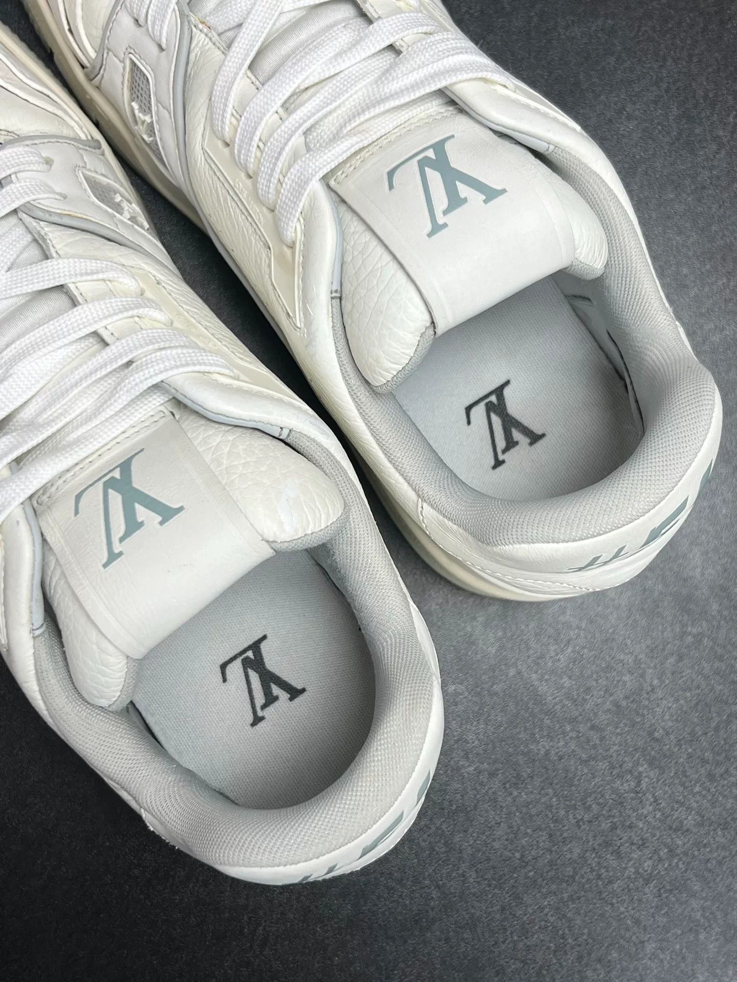 Louis Vuitton Louis Vuitton Training White Lowtop Sneakers 9 Men Size US 9 / EU 42 - 4 Thumbnail