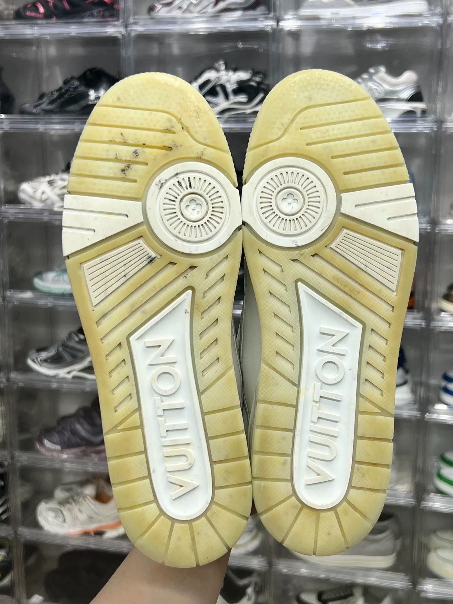 Louis Vuitton Louis Vuitton Training White Lowtop Sneakers 9 Men Size US 9 / EU 42 - 8 Thumbnail