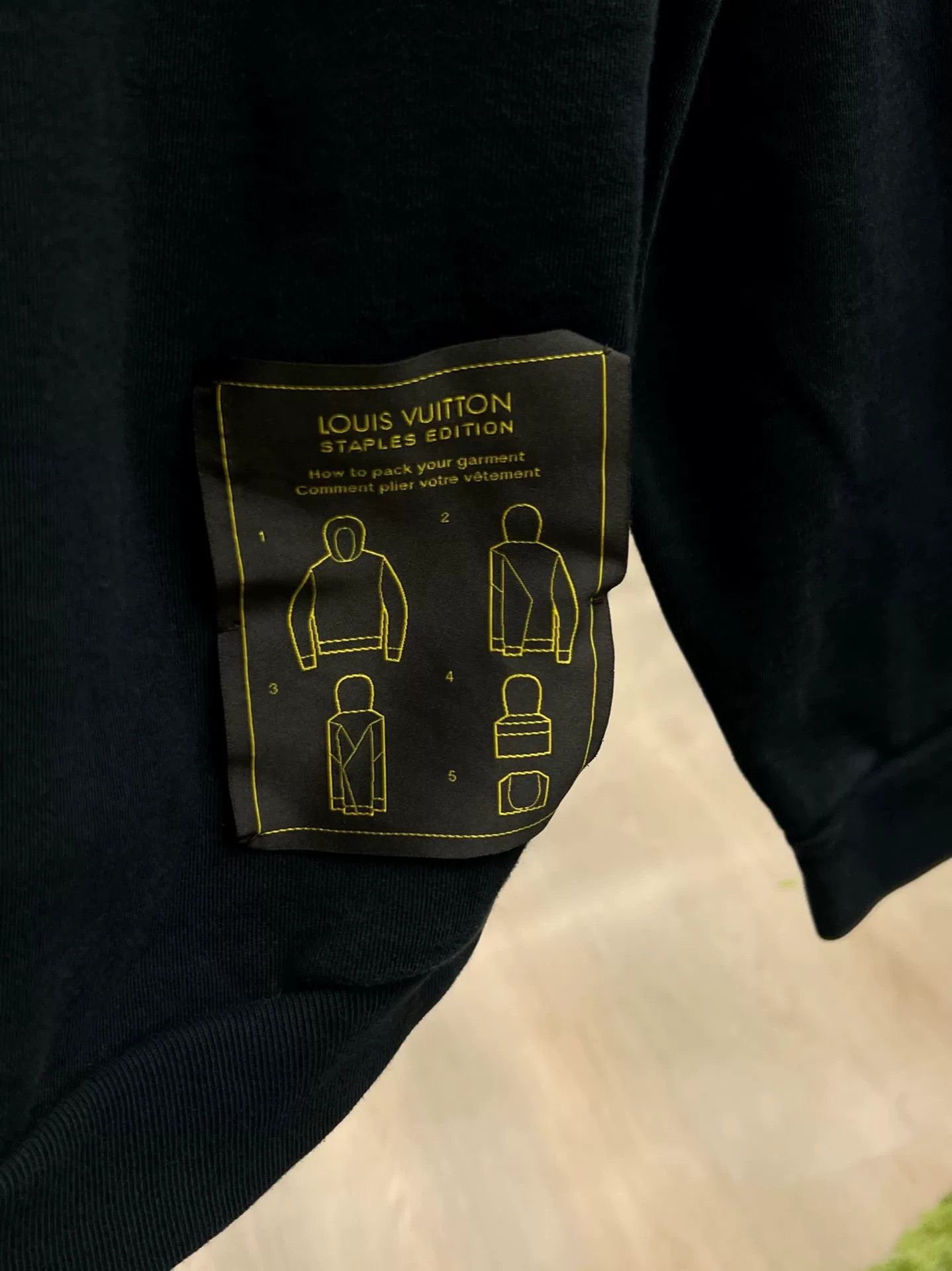 Louis Vuitton Louis Vuitton Hoodie l Men Size US L / EU 52-54 / 3 - 7 Thumbnail
