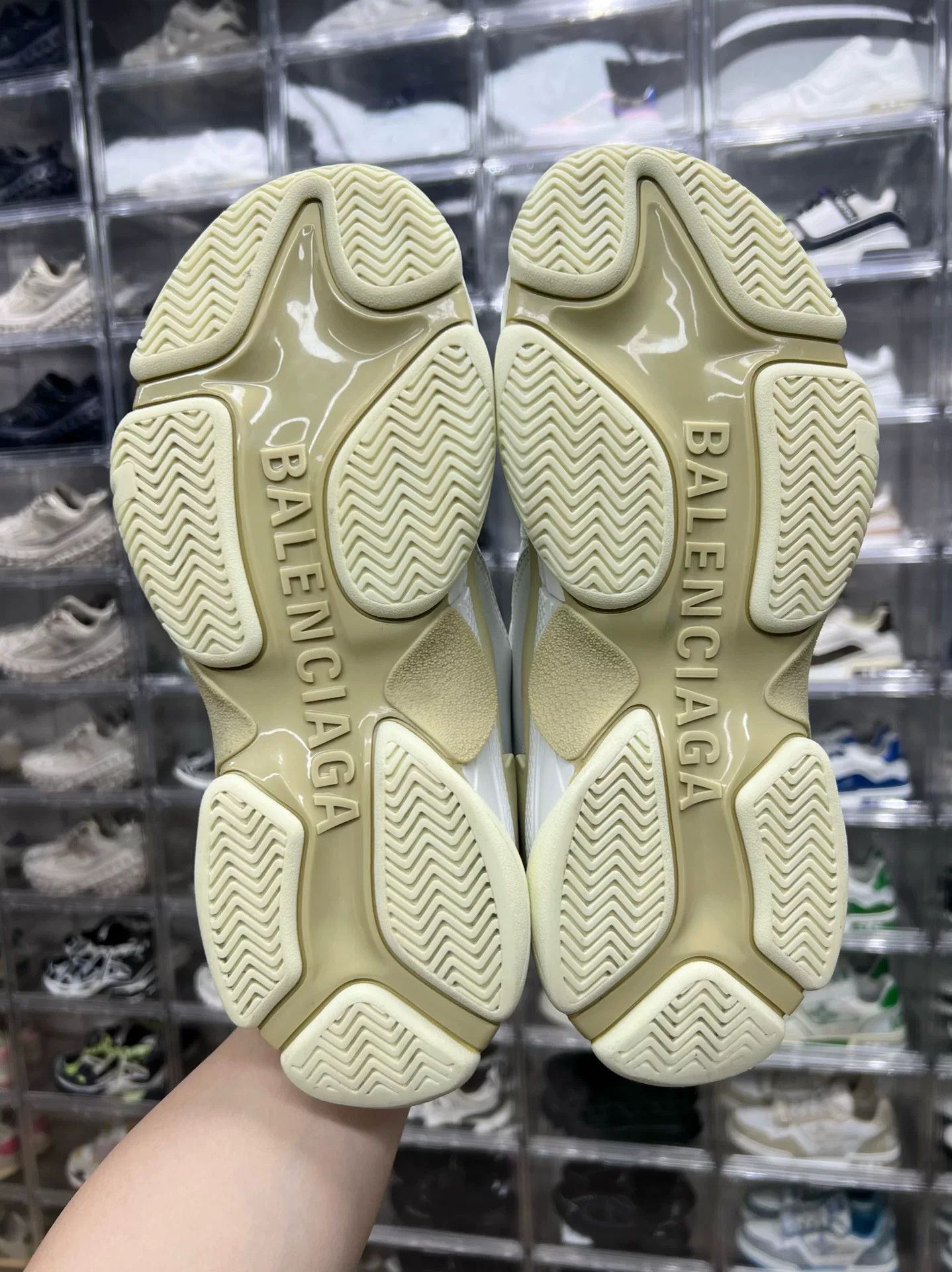 Balenciaga Balenciaga White Lowtop Sneakers 9 Men Size US 9 / EU 42 - 8 Thumbnail
