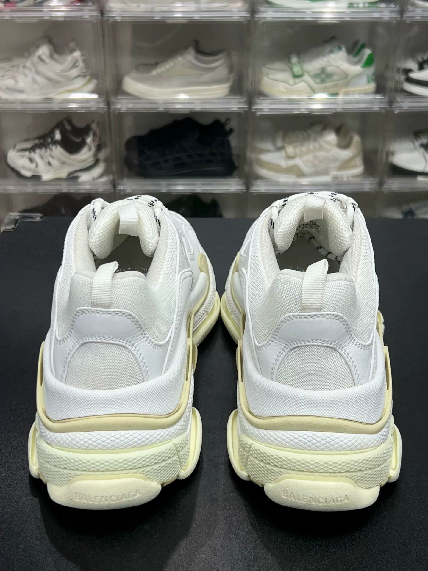 Balenciaga Balenciaga White Lowtop Sneakers 9 Men Size US 9 / EU 42 - 7 Thumbnail