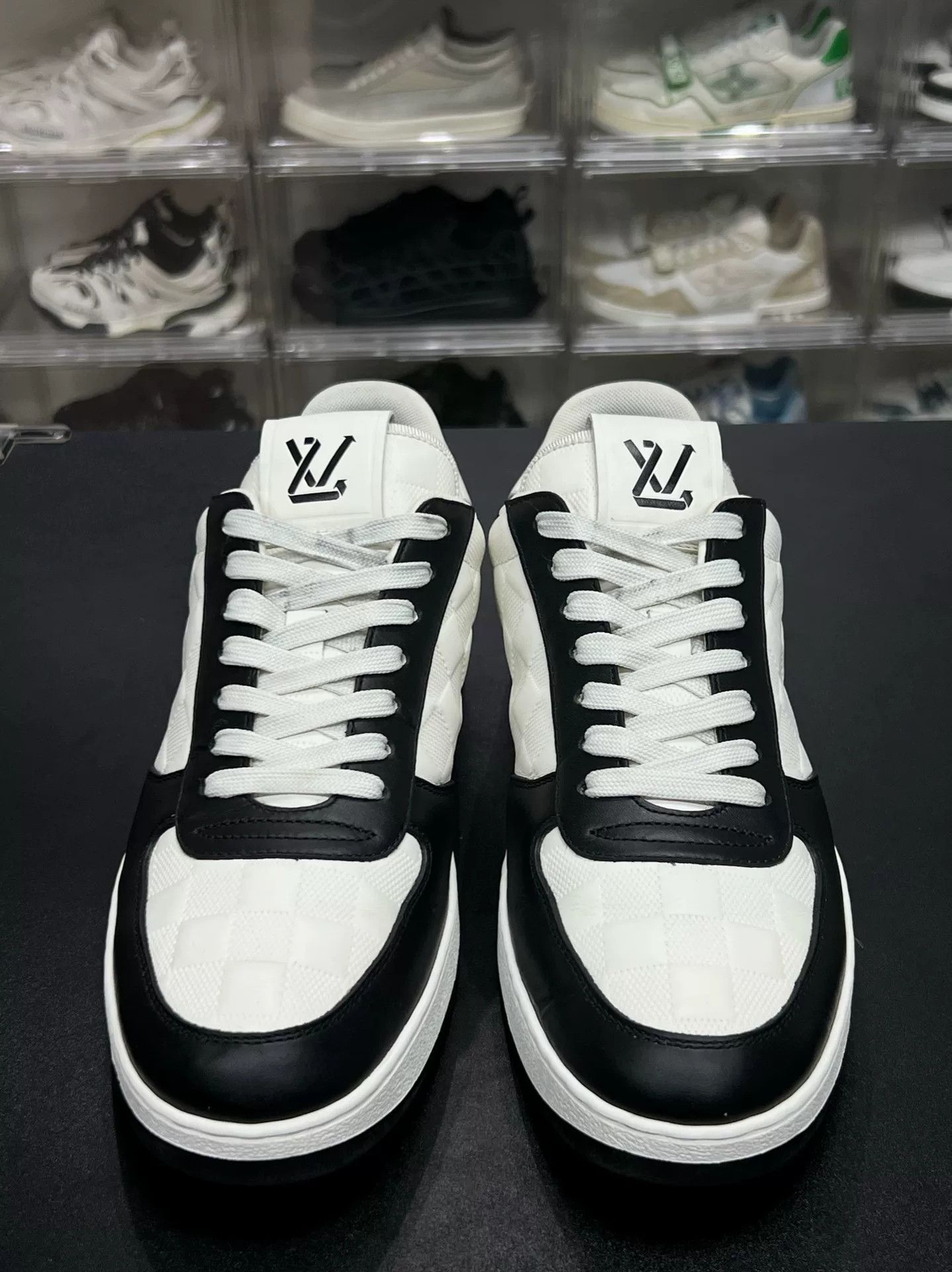 Louis Vuitton Louis Vuitton Checkered Black Lowtop Sneakers 7.5 Men Size US 7.5 / EU 40-41 - 2 Thumbnail