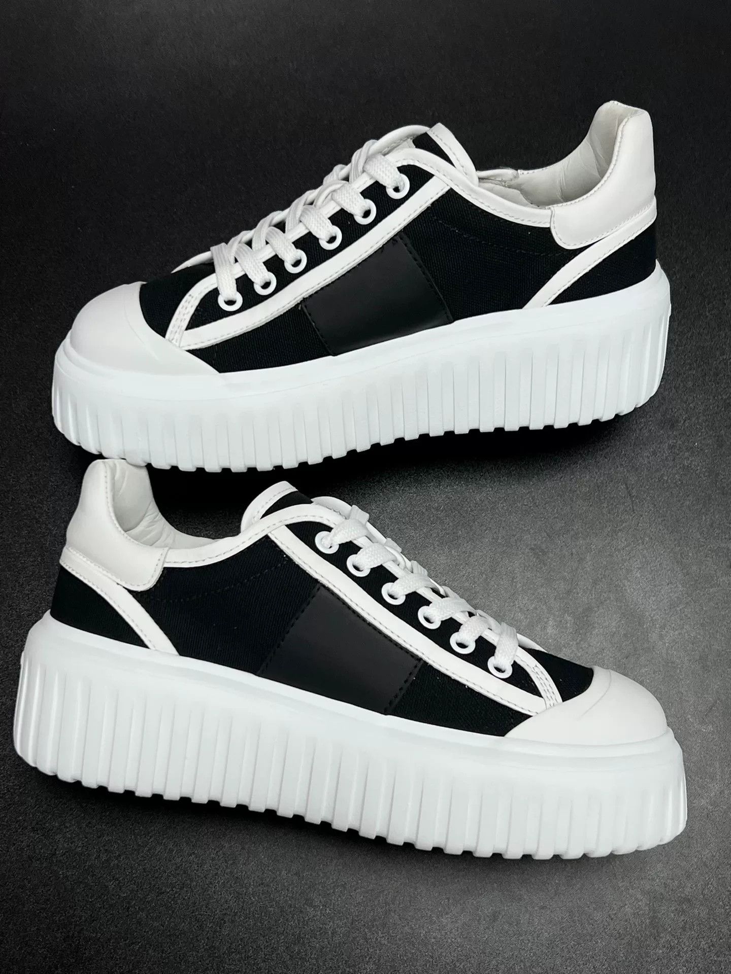 Hogan Hogan Retro Lowtop Sneakers us_6 Women Size US 6 / IT 36 - 6 Thumbnail