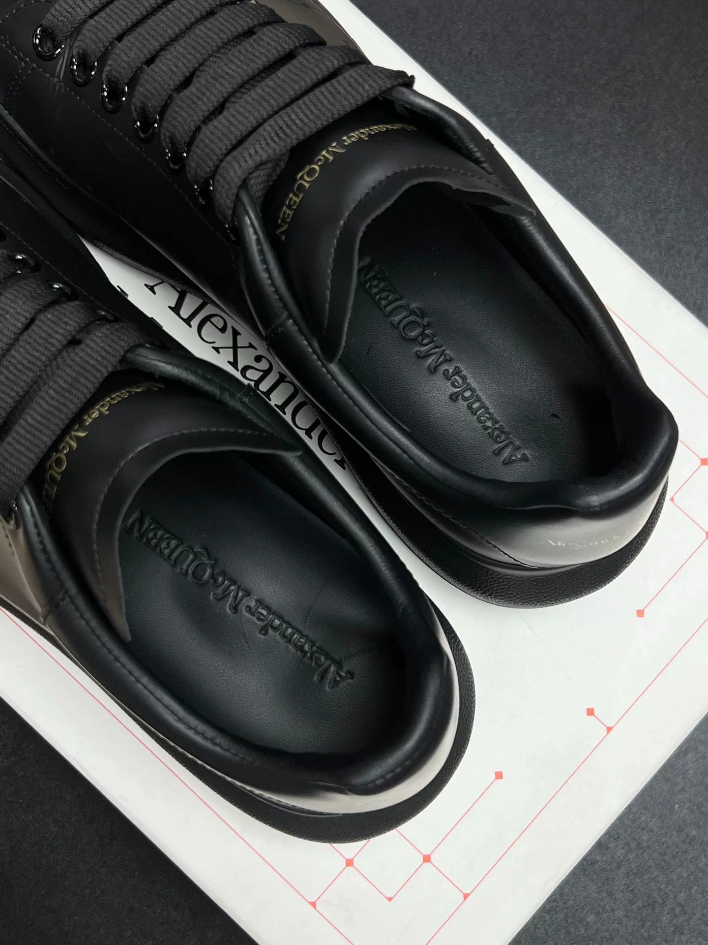 Alexander McQueen Alexander McQueen Black Lowtop Sneakers 8 Men Size US 8 / EU 41 - 4 Thumbnail