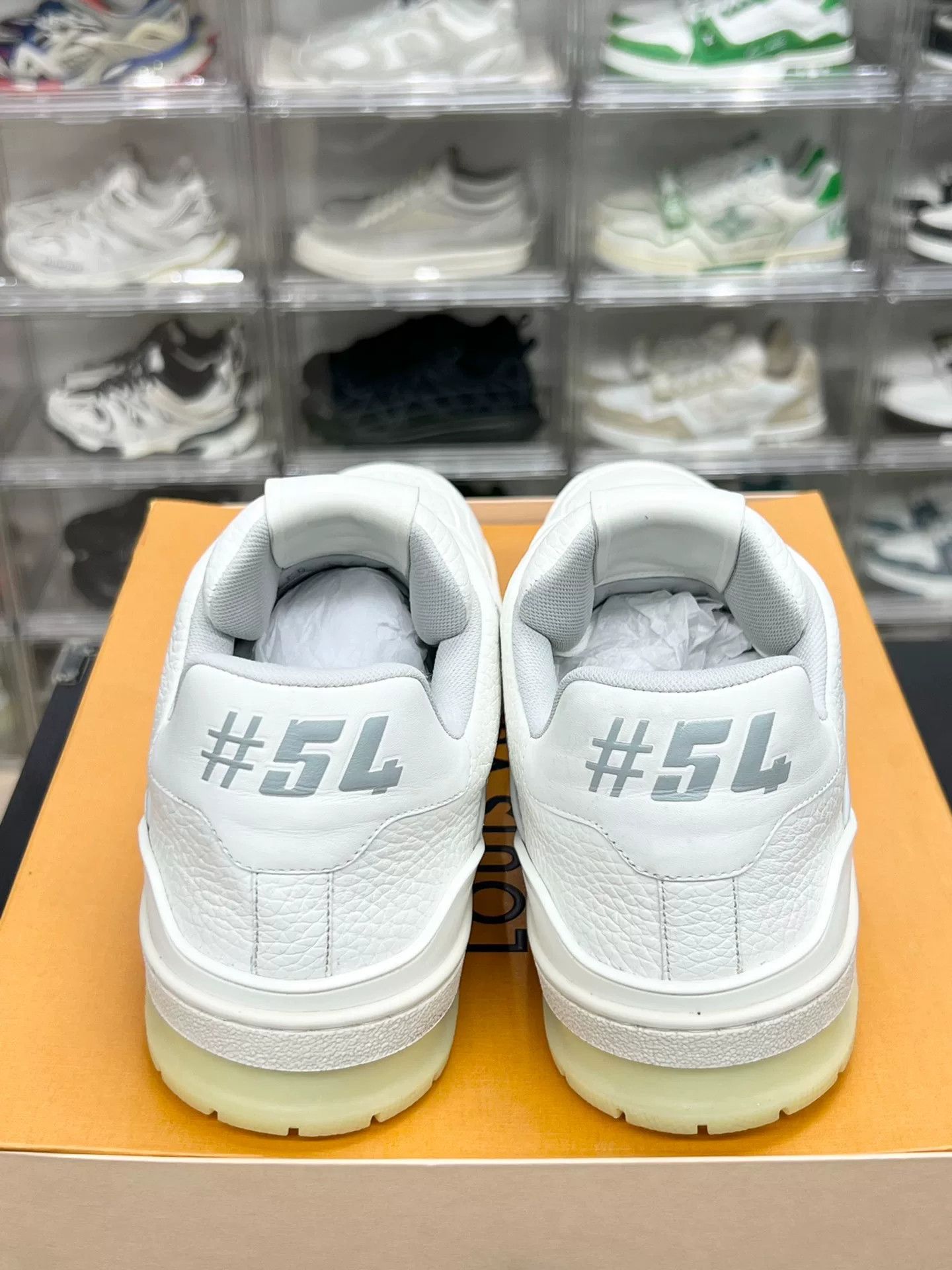 Louis Vuitton Louis Vuitton Training White Lowtop Sneakers 9.5 Men Size US 9.5 / EU 42-43 - 7 Thumbnail