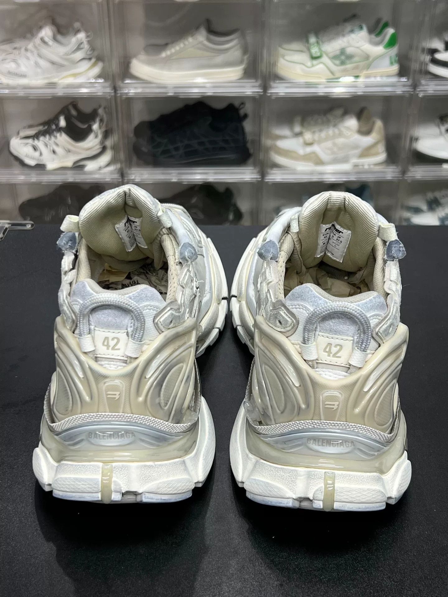 Balenciaga Balenciaga Running Beige Lowtop Sneakers 9 Men Size US 9 / EU 42 - 7 Thumbnail