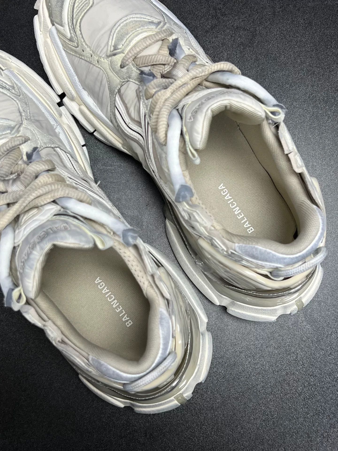 Balenciaga Balenciaga Running Beige Lowtop Sneakers 9 Men Size US 9 / EU 42 - 4 Thumbnail