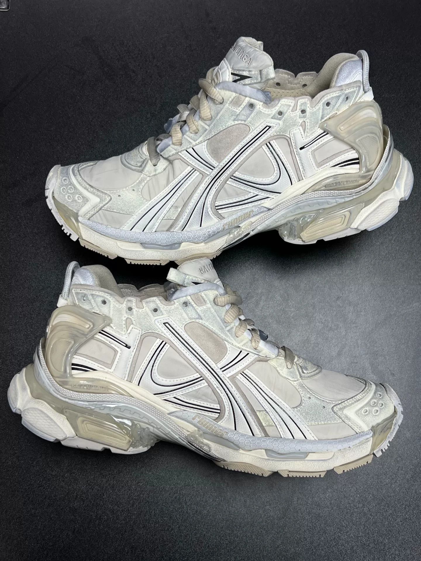 Balenciaga Balenciaga Running Beige Lowtop Sneakers 9 Men Size US 9 / EU 42 - 5 Thumbnail