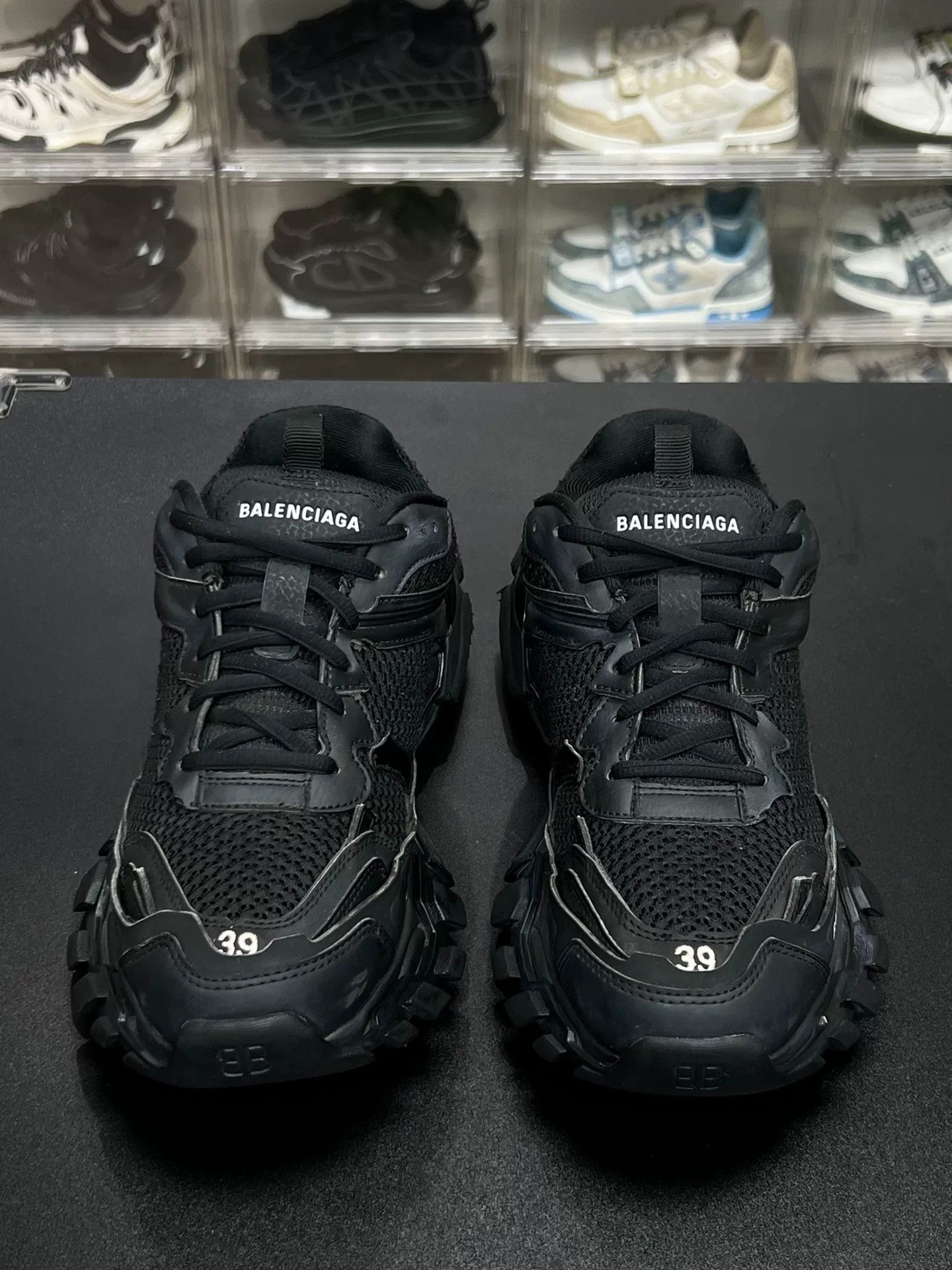 Balenciaga Balenciaga Black Lowtop Sneakers us_9 Women Size US 9 / IT 39 - 2 Thumbnail