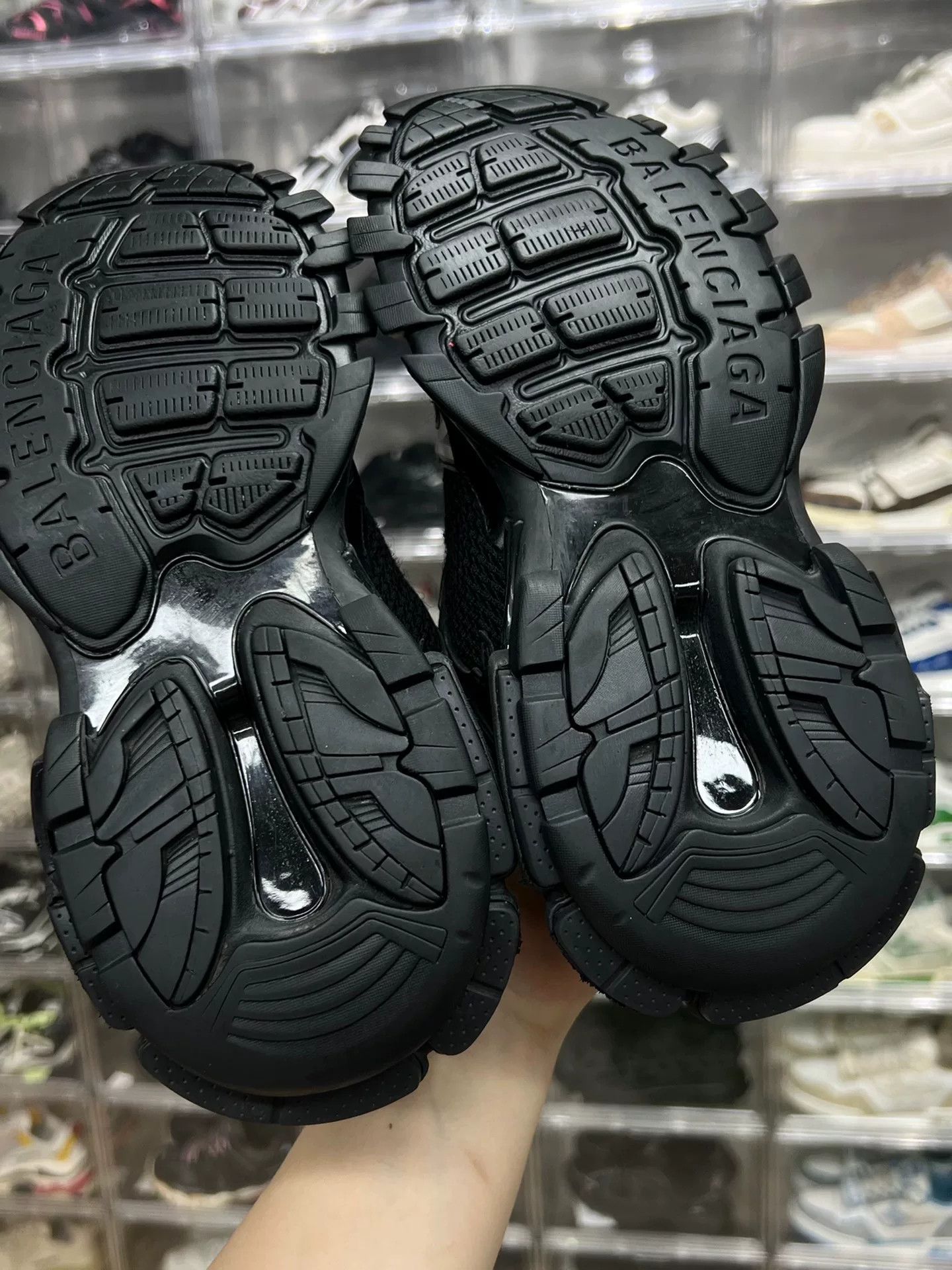 Balenciaga Balenciaga Black Lowtop Sneakers us_9 Women Size US 9 / IT 39 - 9 Thumbnail