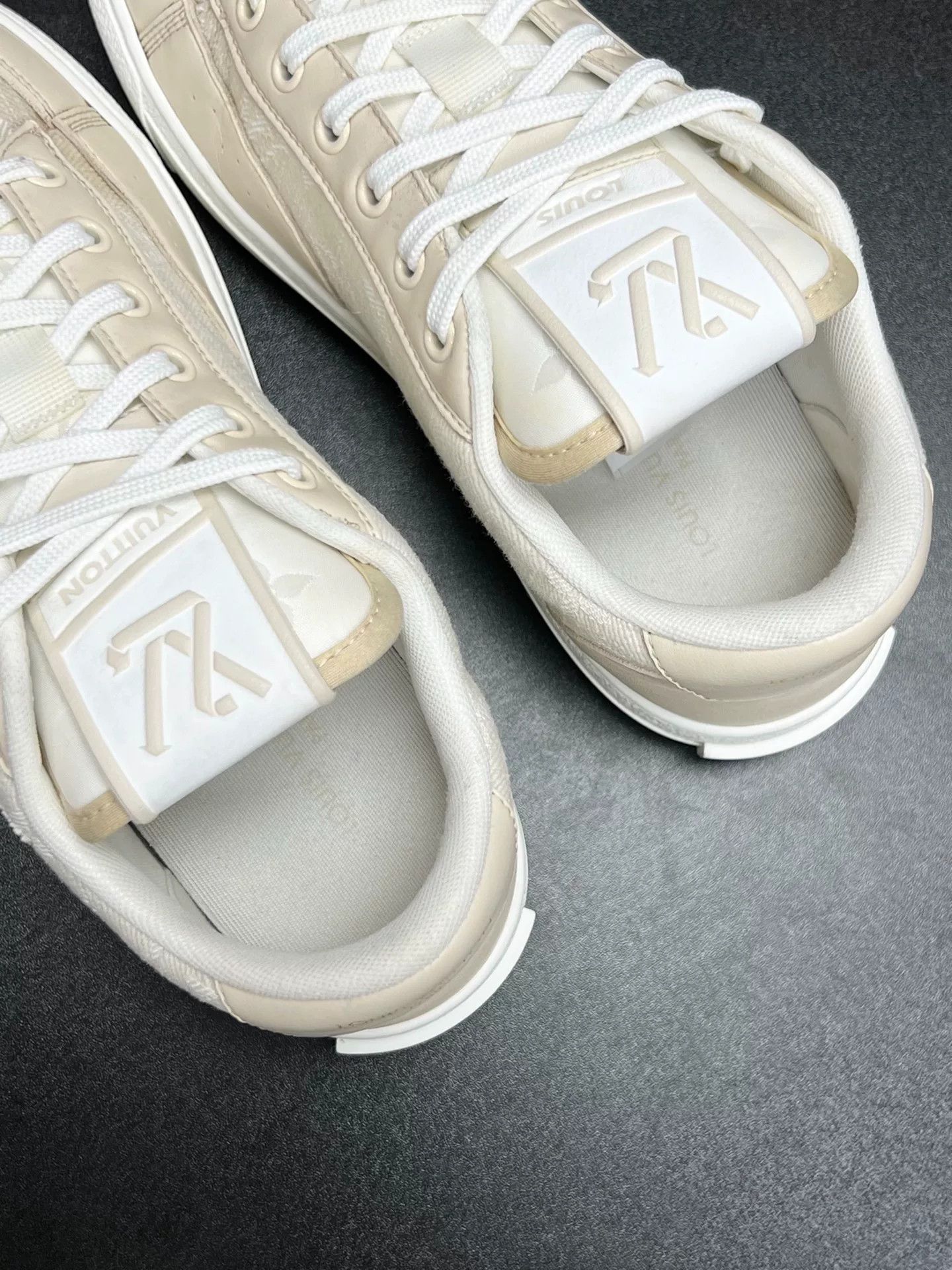 Louis Vuitton Louis Vuitton Denim Lowtop Sneakers us_6-5 Women Size US 6.5 / IT 36.5 - 4 Thumbnail