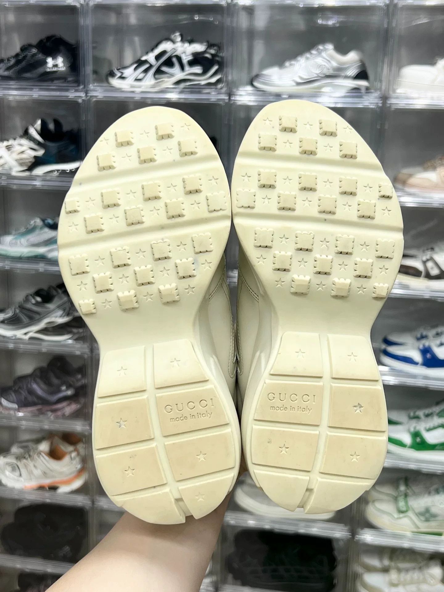 Gucci Gucci Retro Lowtop Sneakers us_8-5 Women Size US 8.5 / IT 38.5 - 8 Thumbnail