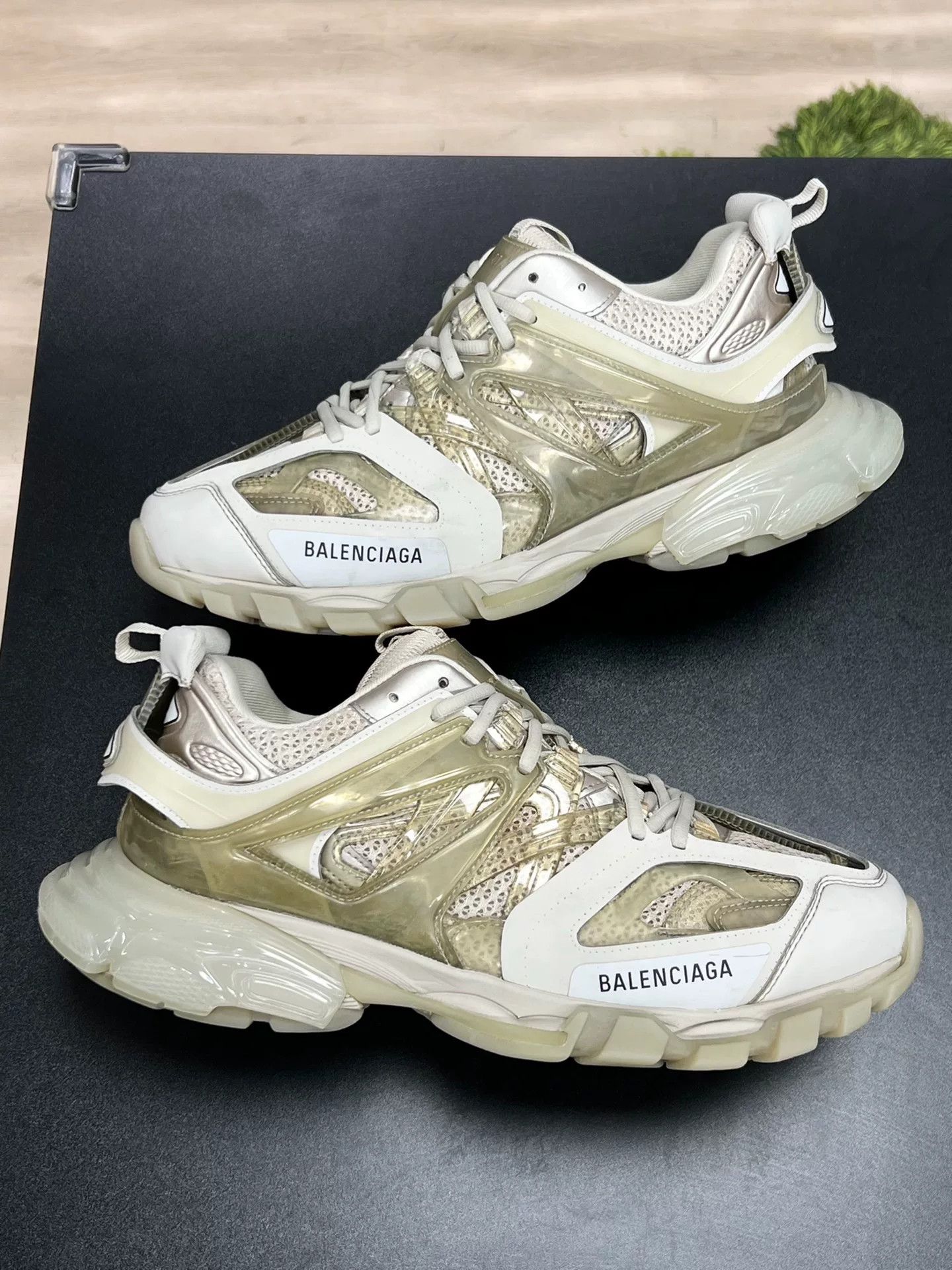 Balenciaga Balenciaga Beige Lowtop Sneakers 11 Men Size US 11 / EU 44 - 5 Thumbnail