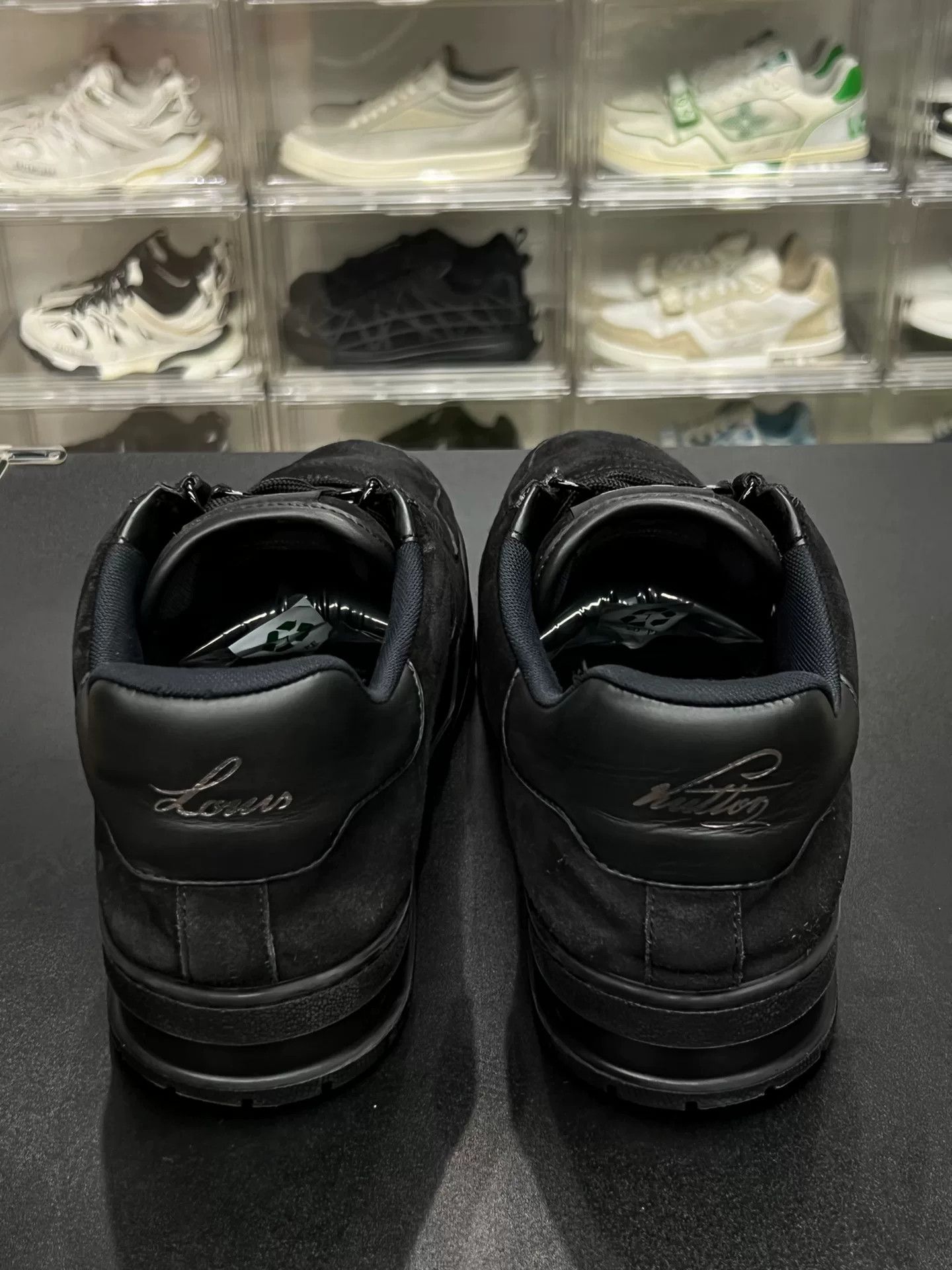 Louis Vuitton Louis Vuitton Training Black Lowtop Sneakers 10 Men Size US 10 / EU 43 - 7 Thumbnail