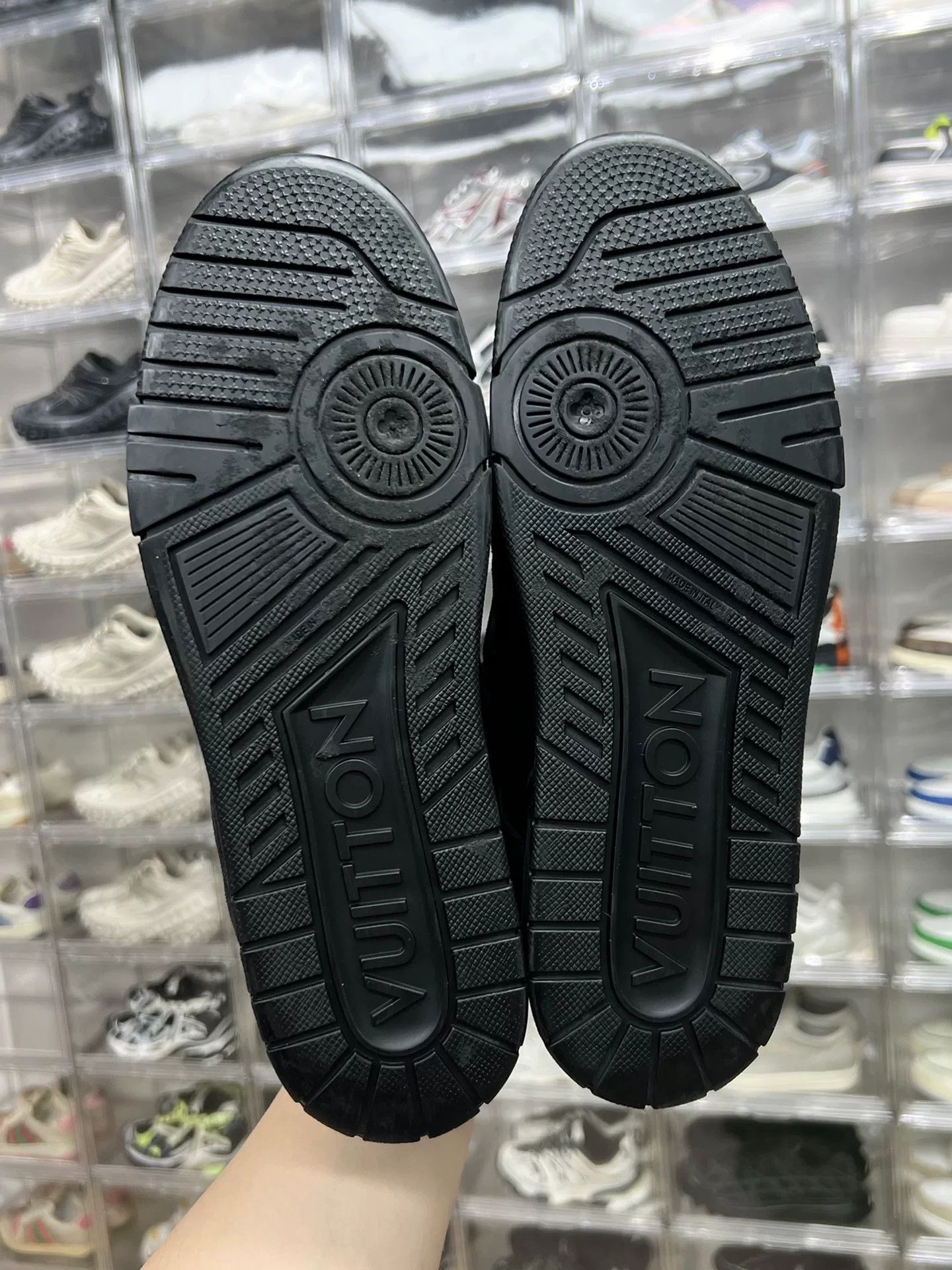 Louis Vuitton Louis Vuitton Training Black Lowtop Sneakers 10 Men Size US 10 / EU 43 - 8 Thumbnail