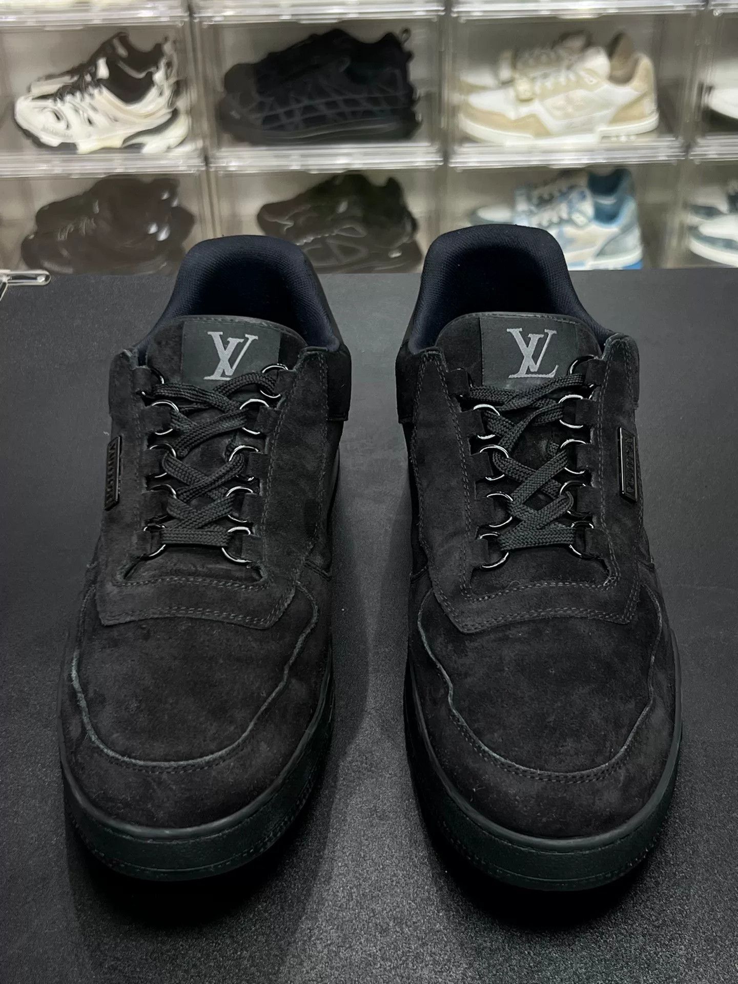 Louis Vuitton Louis Vuitton Training Black Lowtop Sneakers 10 Men Size US 10 / EU 43 - 2 Thumbnail