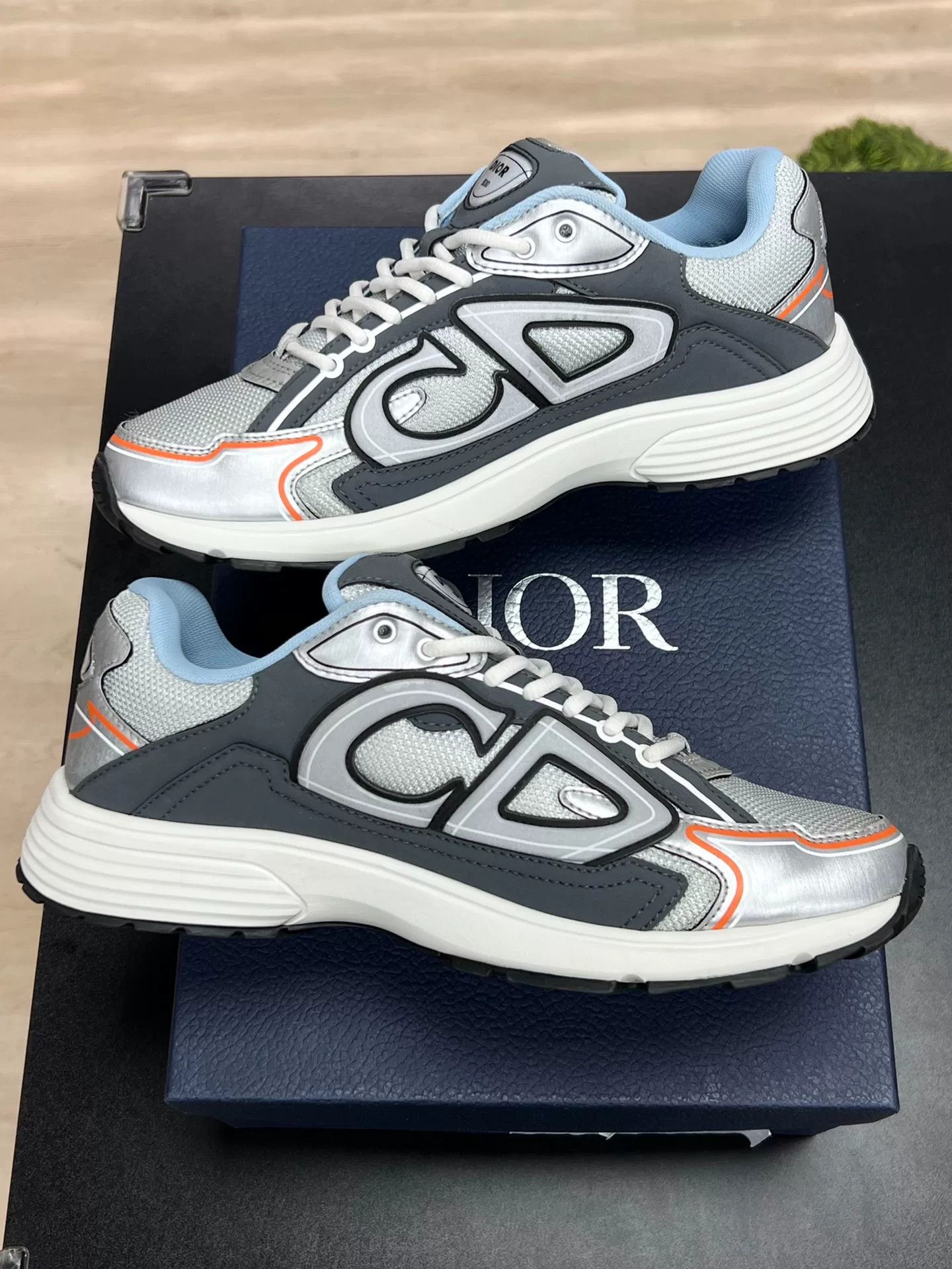 Dior Dior Running Silver Lowtop Sneakers 9 Men Size US 9 / EU 42 - 6 Thumbnail