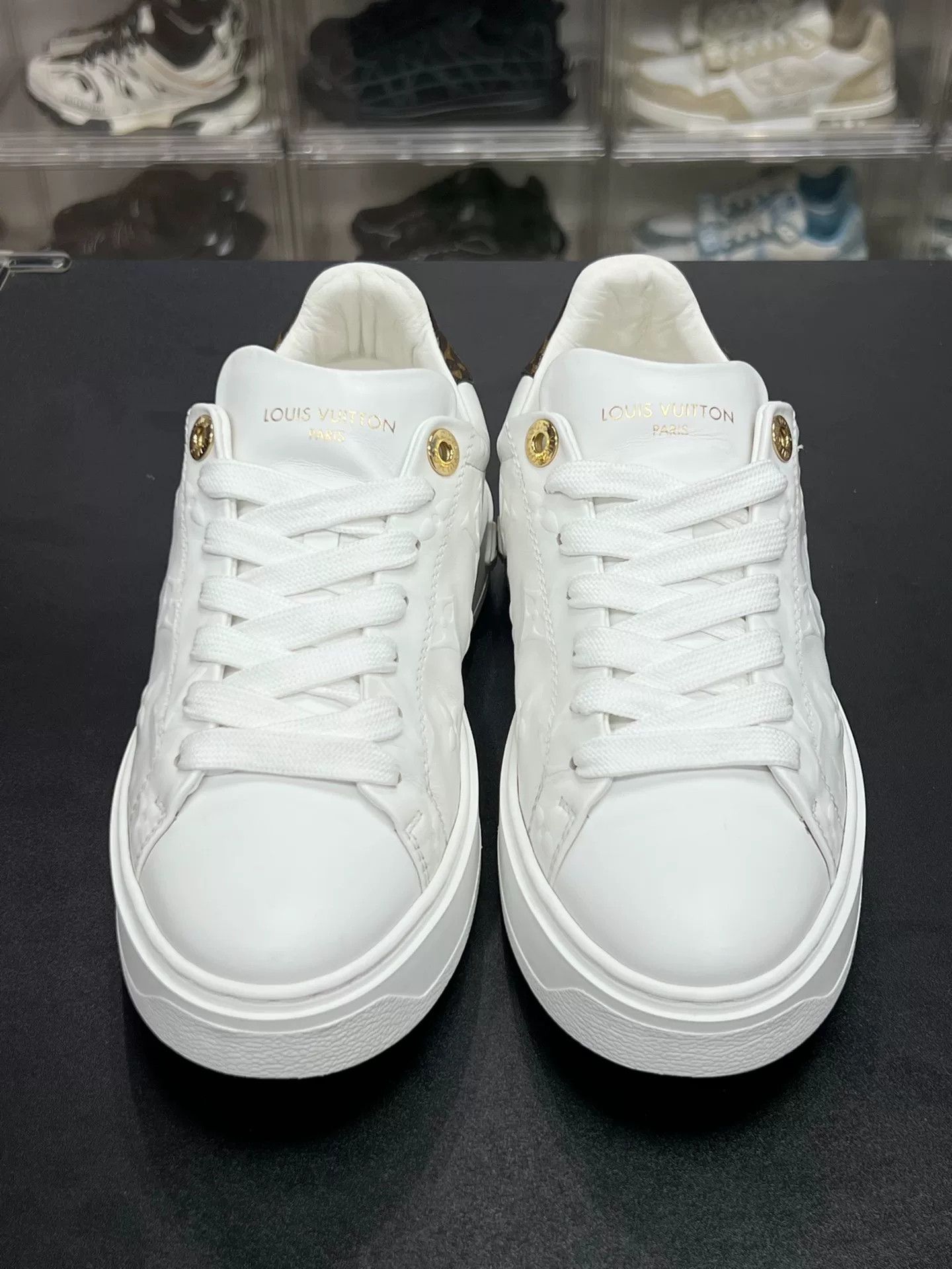Louis Vuitton Louis Vuitton Lowtop Sneakers us_6 Women Size US 6 / IT 36 - 2 Thumbnail