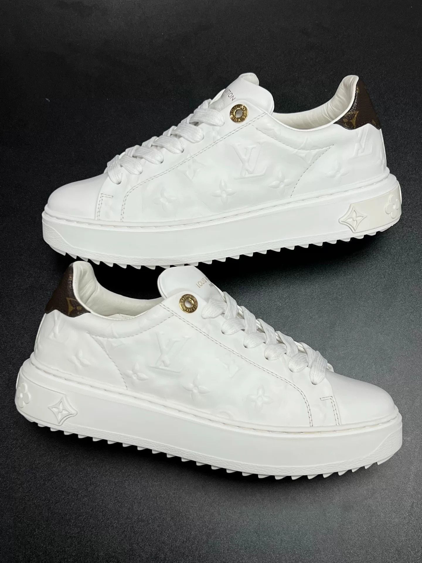 Louis Vuitton Louis Vuitton Lowtop Sneakers us_6 Women Size US 6 / IT 36 - 5 Thumbnail