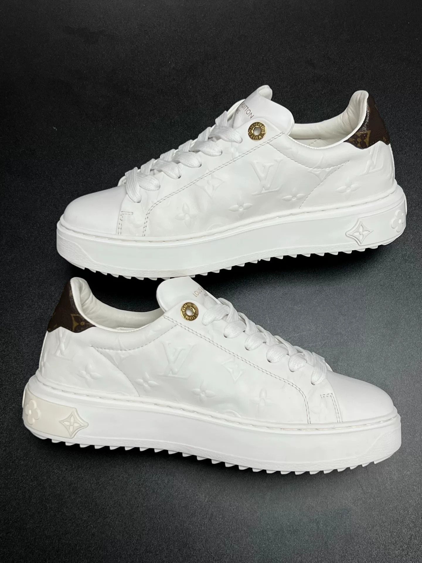 Louis Vuitton Louis Vuitton Lowtop Sneakers us_6 Women Size US 6 / IT 36 - 6 Thumbnail