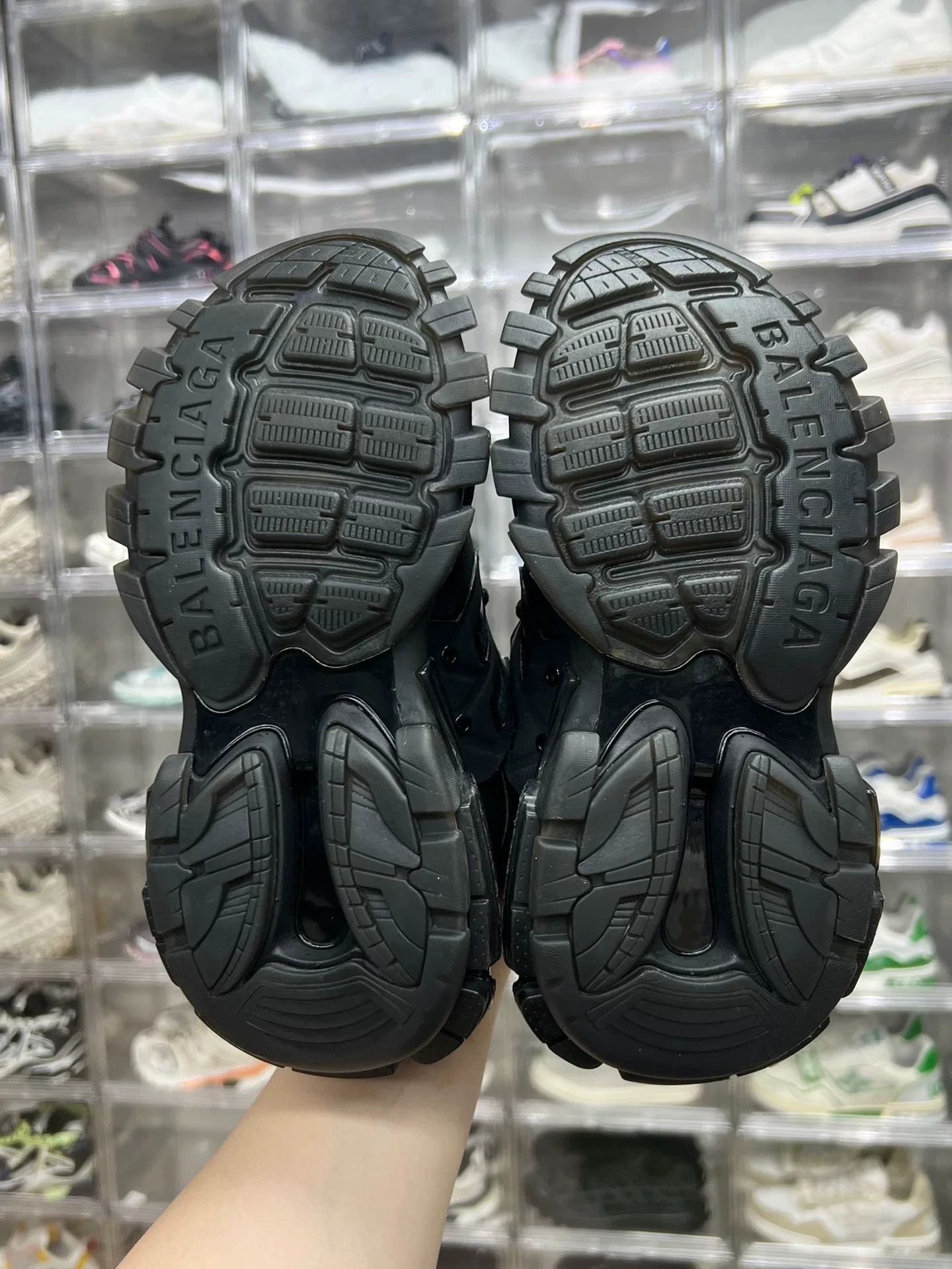 Balenciaga Balenciaga Black Lowtop Sneakers us_5 Women Size US 5 / IT 35 - 8 Thumbnail
