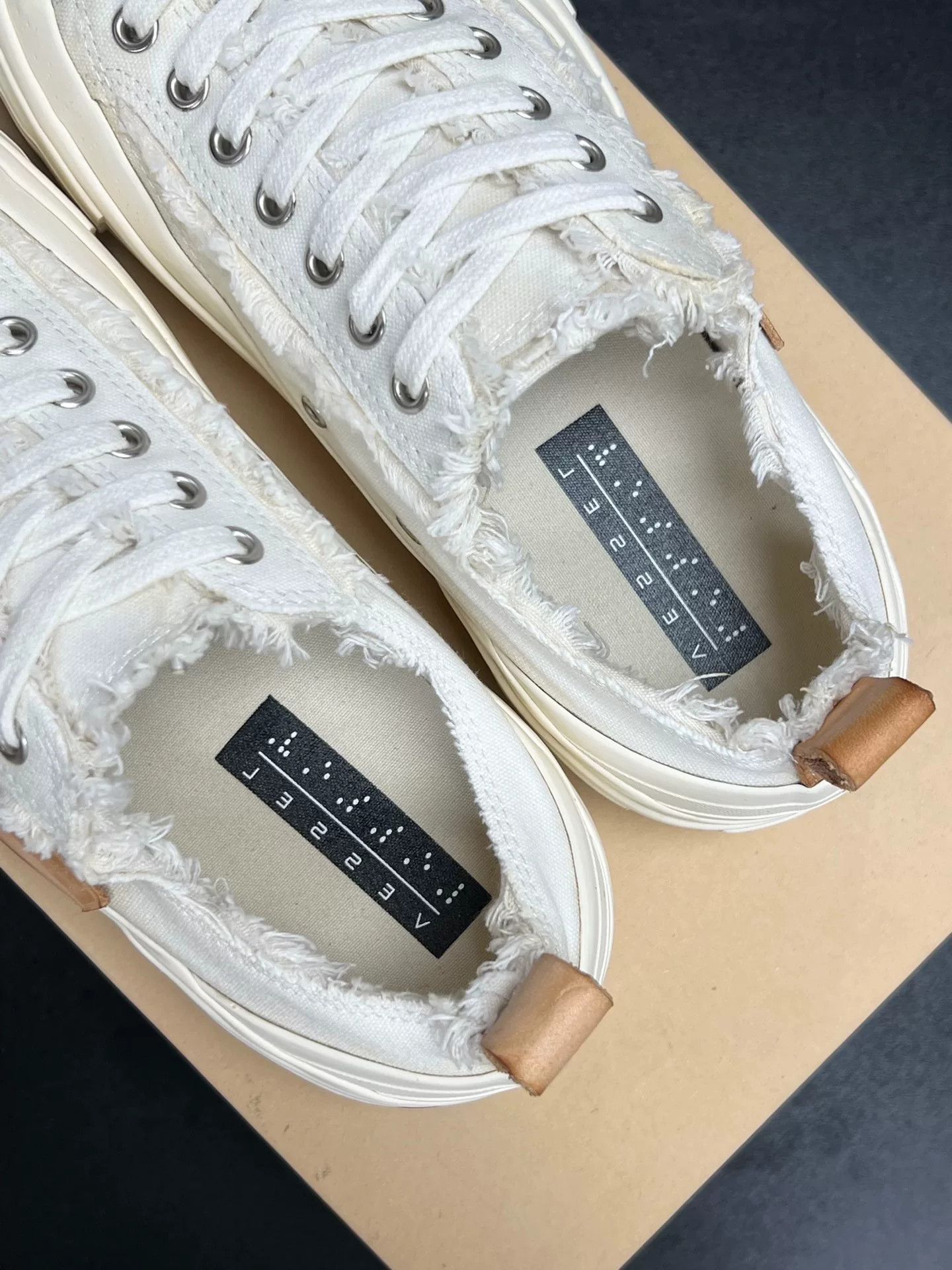 Yohji Yamamoto Yohji Yamamoto White Lowtop Sneakers 9 Men Size US 9 / EU 42 - 4 Thumbnail
