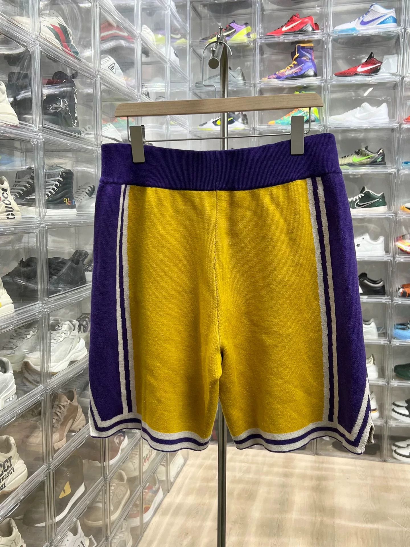 Mitchell & Ness Mitchell & Ness Purple Shorts 34 Men Size US 34 / EU 50 - 4 Thumbnail