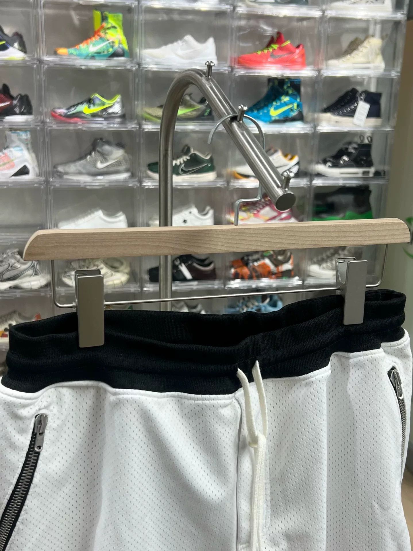 Fear of God Fear of God White Shorts 32 Men Size US 32 / EU 48 - 2 Thumbnail
