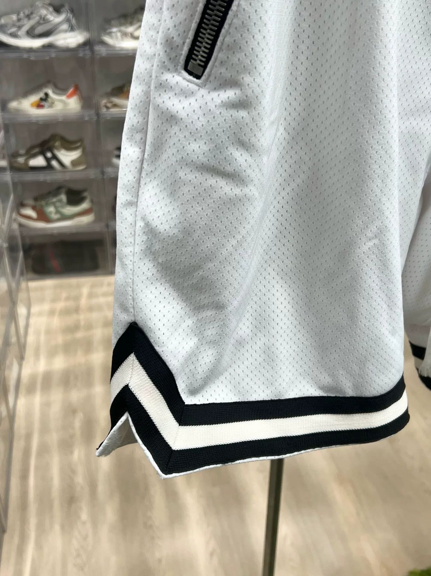 Fear of God Fear of God White Shorts 32 Men Size US 32 / EU 48 - 3 Thumbnail