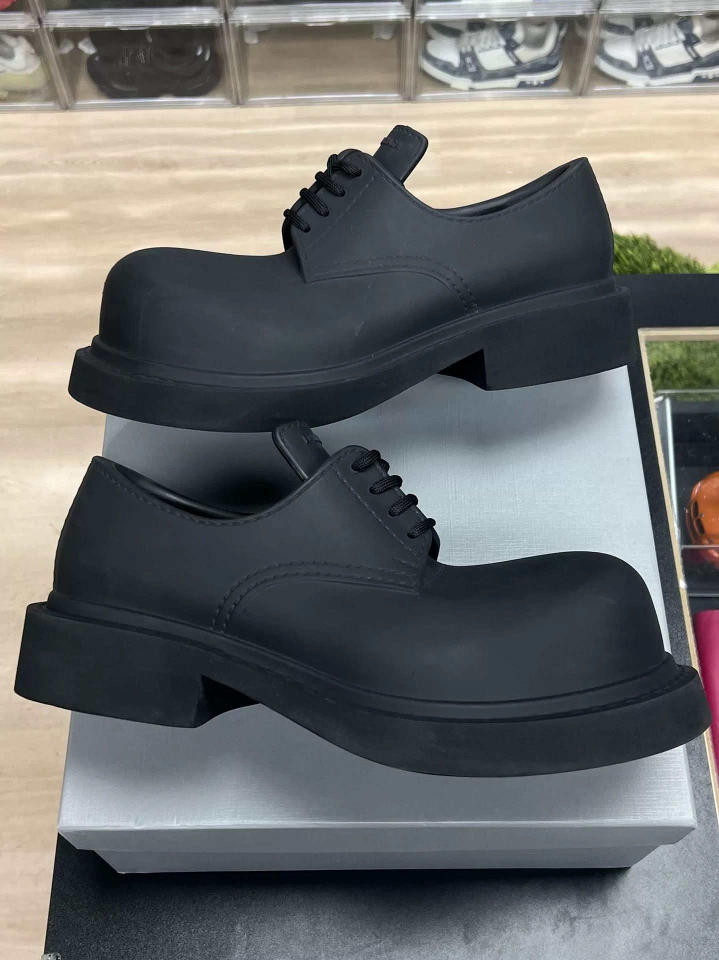 Balenciaga Balenciaga Lowtop Sneakers 10 Men Size US 10 / EU 43 - 5 Thumbnail