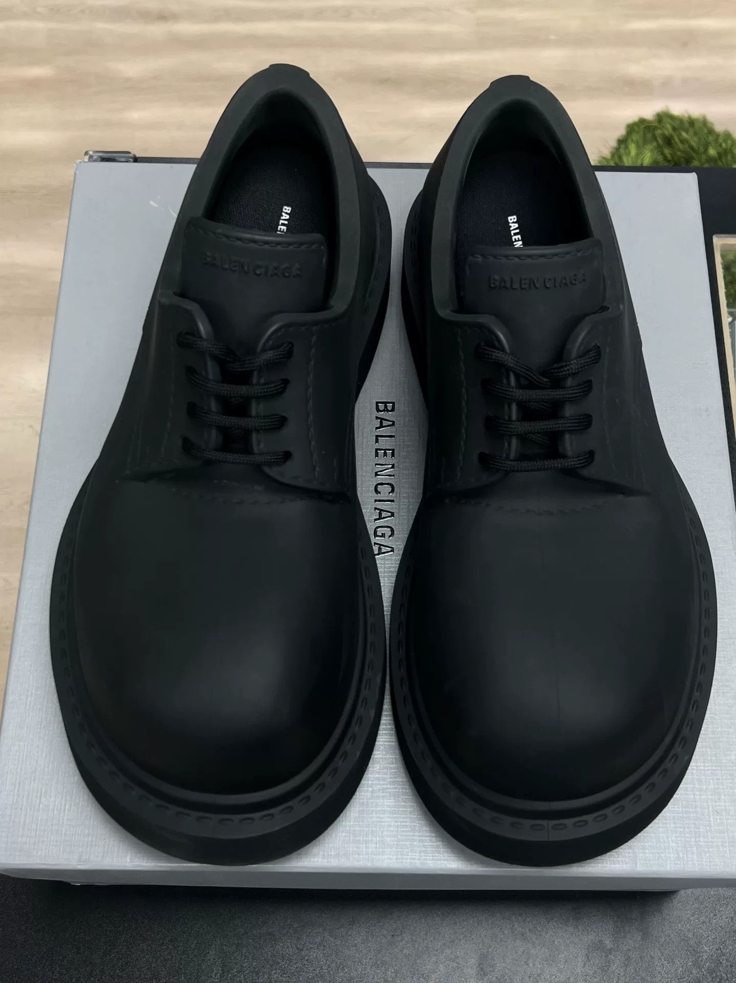 Balenciaga Balenciaga Lowtop Sneakers 10 Men Size US 10 / EU 43 - 3 Thumbnail