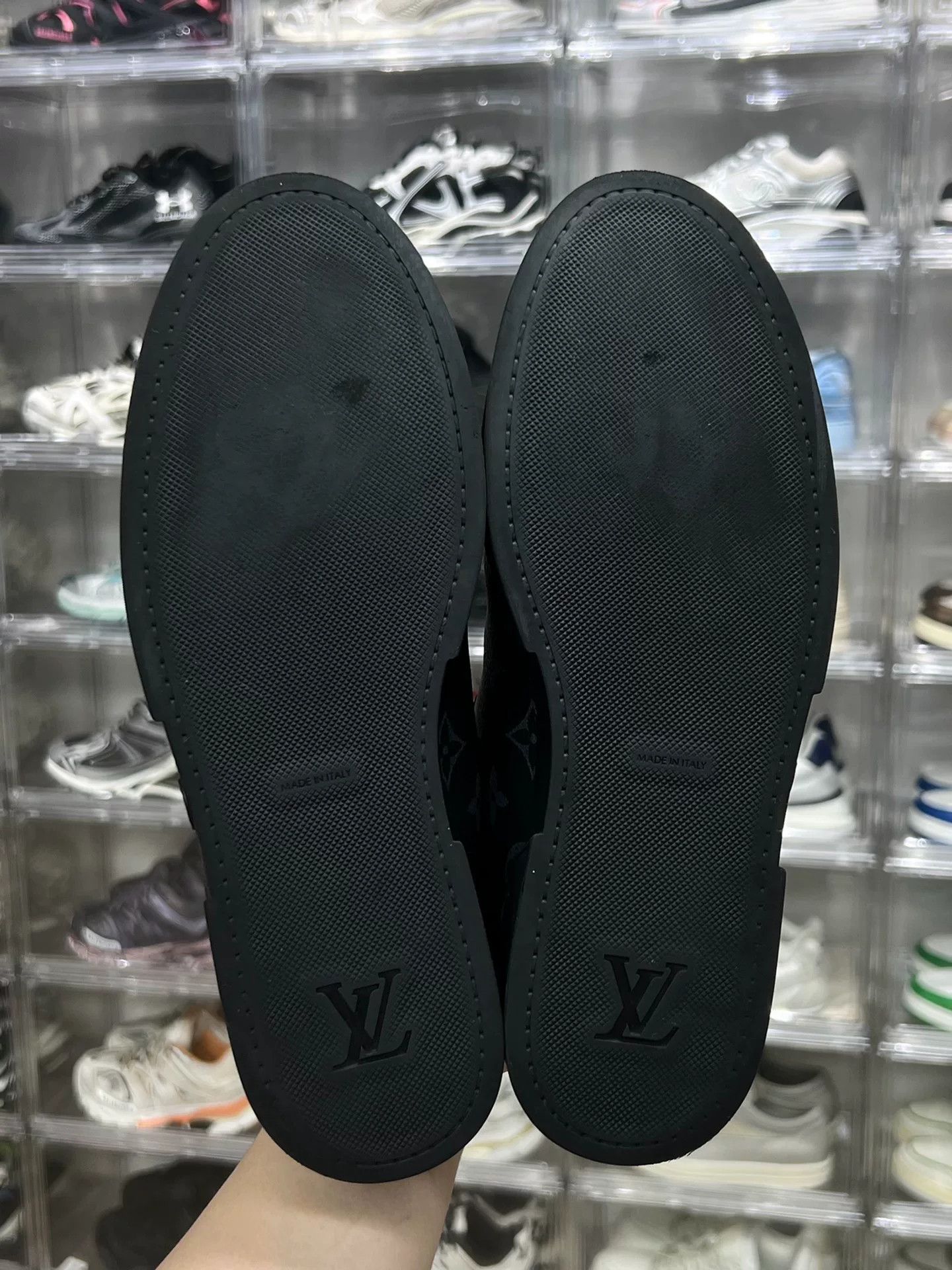 Louis Vuitton Louis Vuitton Black Lowtop Sneakers 8 Men Size US 8 / EU 41 - 8 Thumbnail