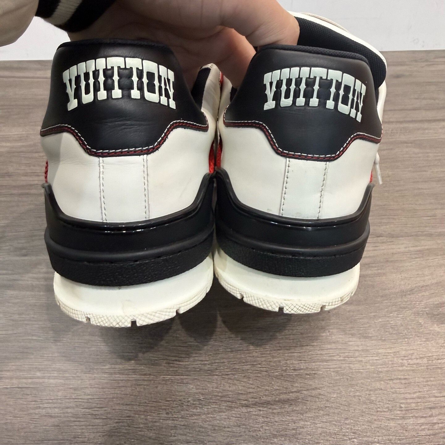 Louis Vuitton Louis Vuitton Studded Trainer Sneakers 8.5 Size US 9.5 / EU 42-43 - 8 Thumbnail